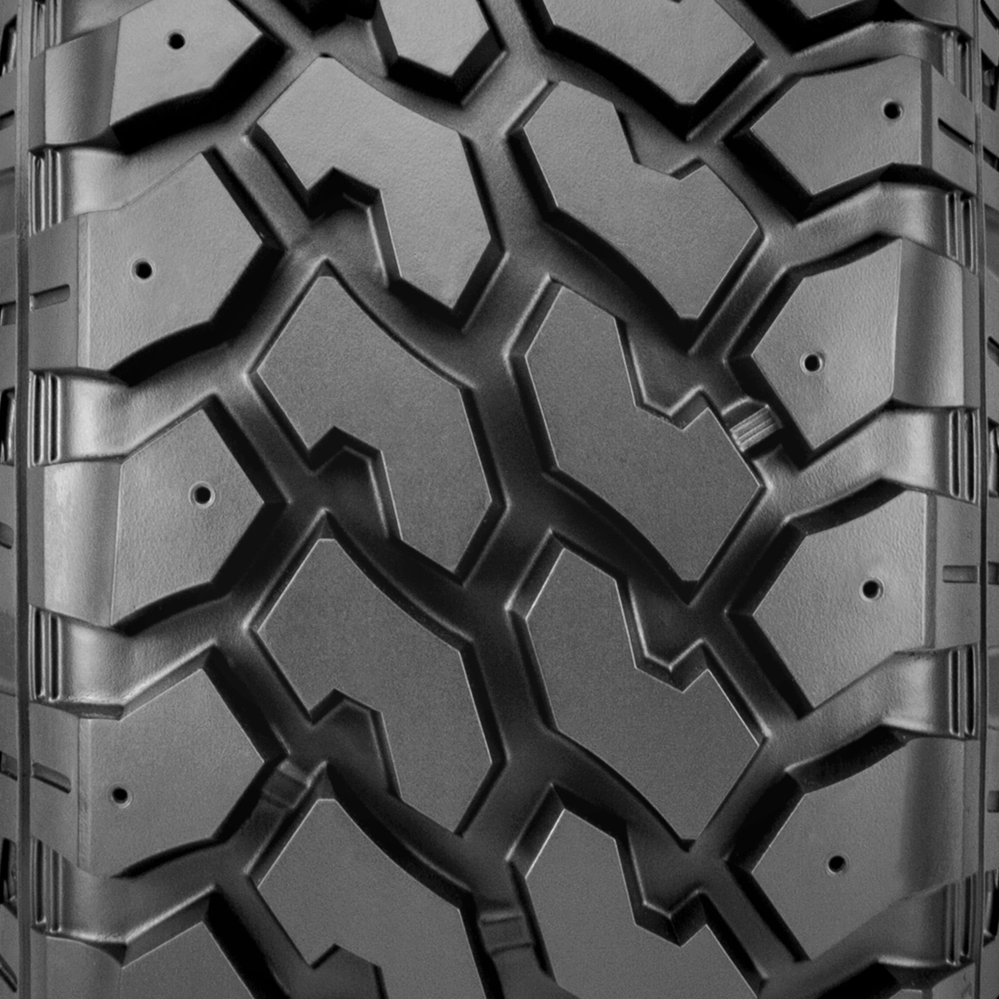 Nexen Roadian MT 235/75R15 104 Q Tire - Image 5