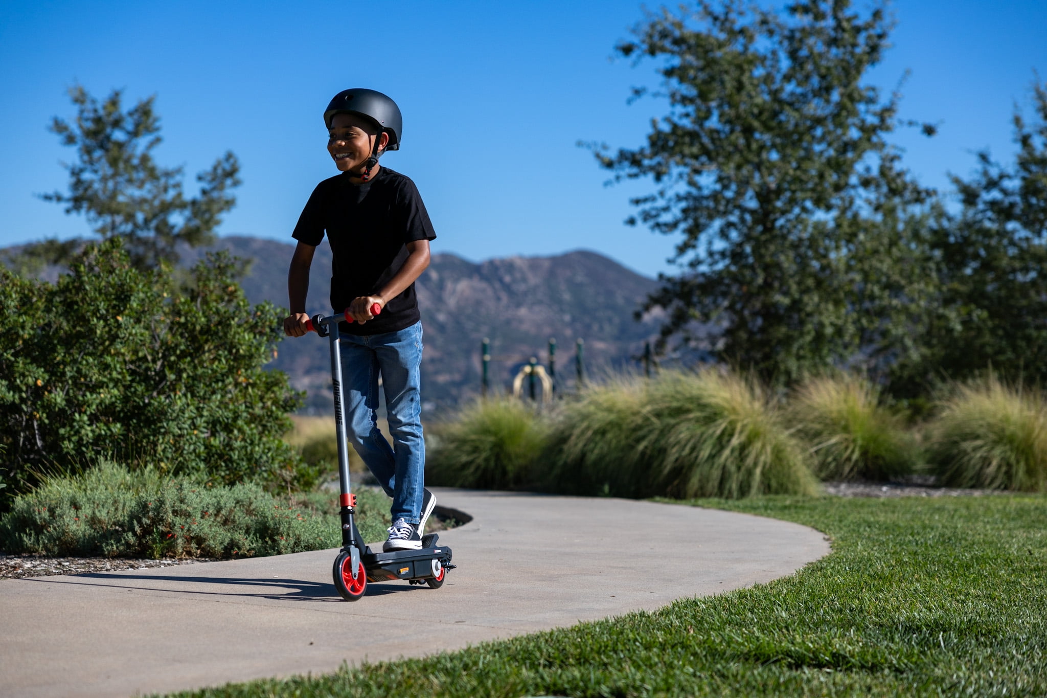 Adventure Force 12V Electric Scooter, Age Group Kids 8+, Max Speed 10mph, Red - Image 10