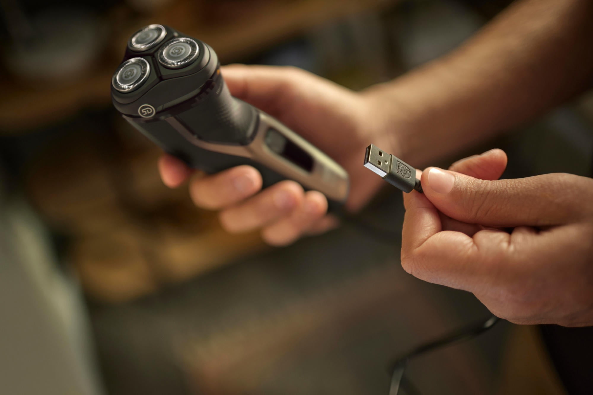 Philips Norelco Caretouch, Rechargeable Wet & Dry Shaver with Pop-Up Trimmer - Image 9