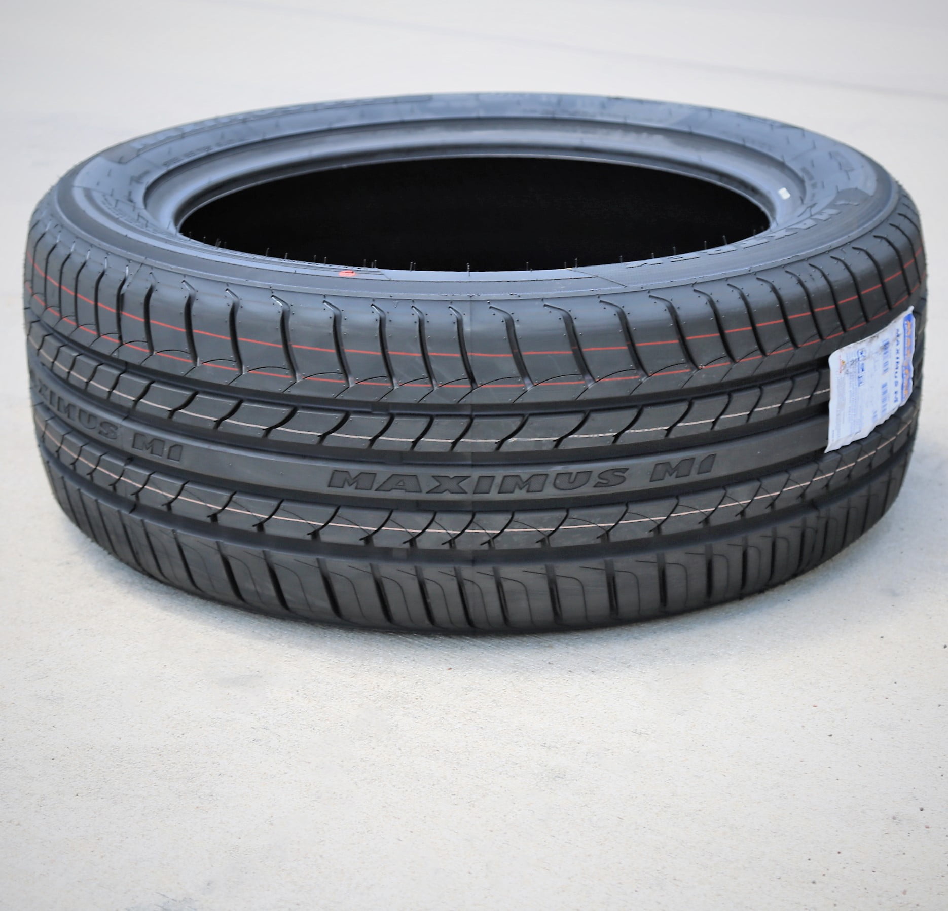 Tire Maxtrek Maximus M1 215/60R16 95H Performance Fits: 2013-20 Ford Fusion S, 2008-12 Honda Accord LX-P - Image 5