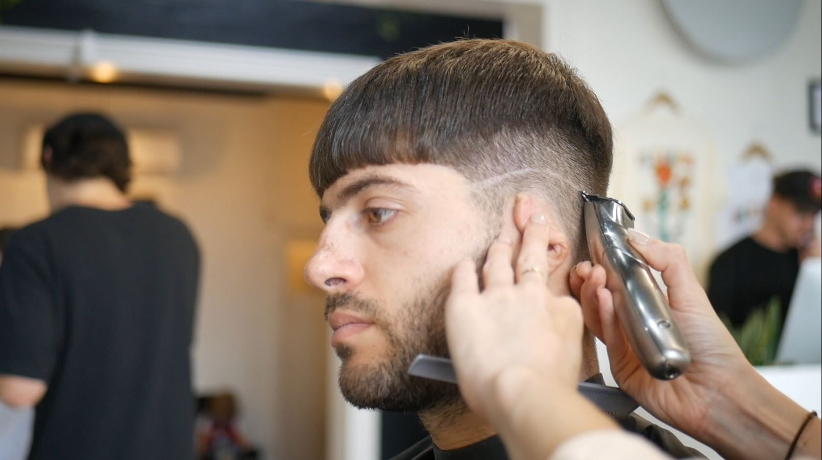 Andis 32810 Slimline Pro Cord/Cordless Beard Trimmer, Lithium Ion T-blade Trimmer - Image 4