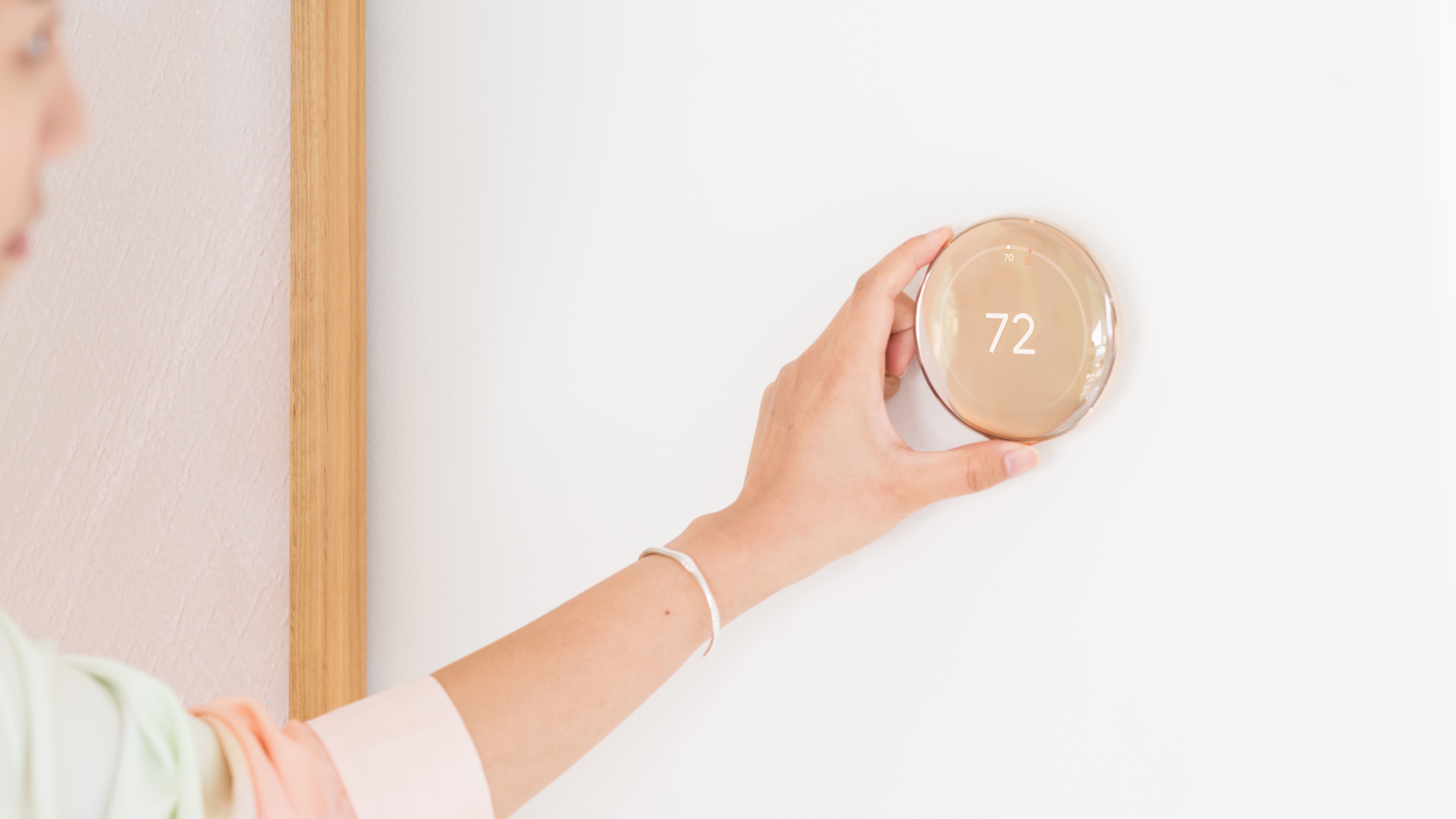 Google Nest Learning Thermostat (4th Gen) with Nest Temperature Sensor (2nd Gen) - Energy-Saving Smart Thermostat with Smart Schedule - Monitors Heating and Cooling System - Polished Gold - Image 5