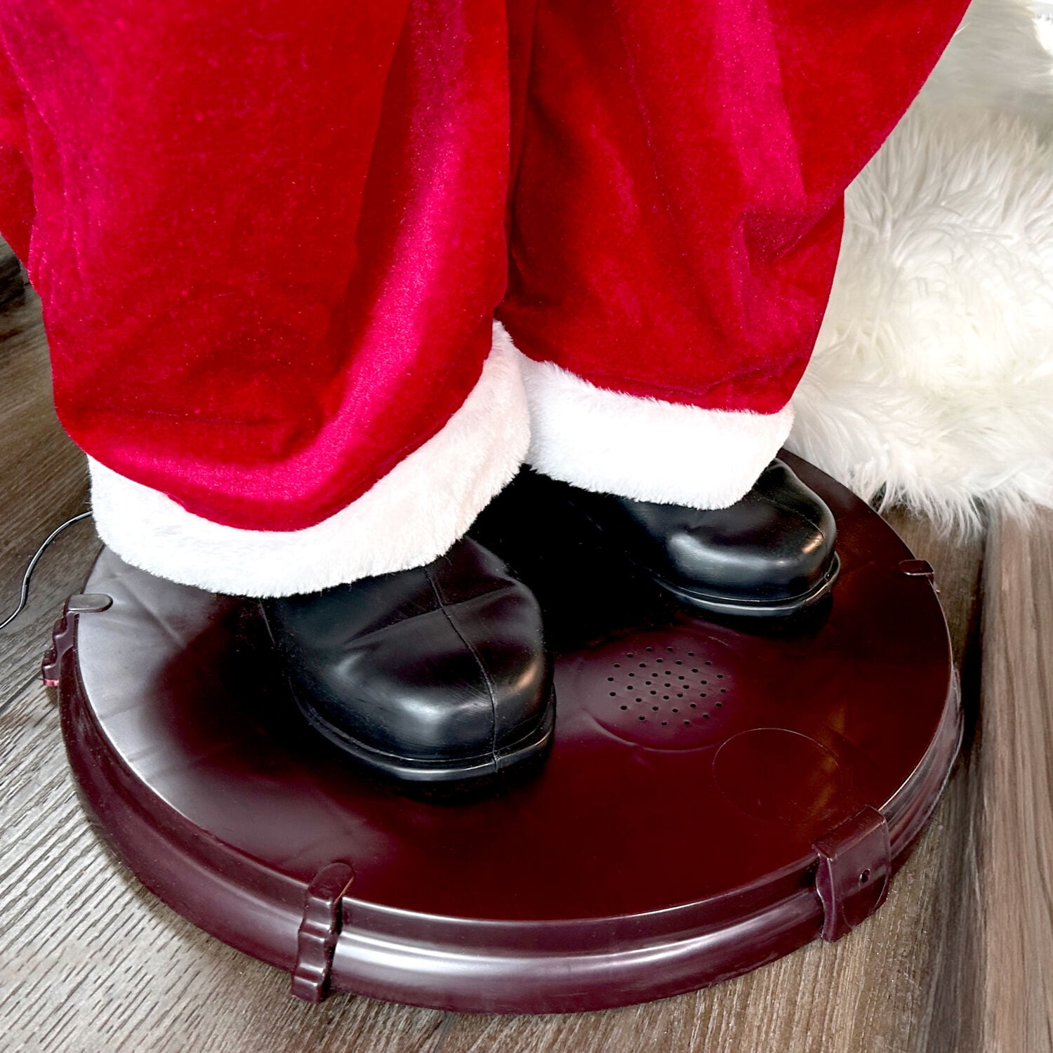 Fraser Hill Farm 4.8 ft Life-Size Dancing Santa Claus with Teddy Bear and Toy Sack Animatronic Figurine, FASC058D-14RED - Image 4