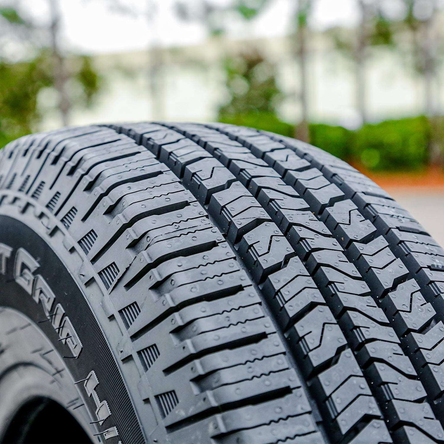 Venom Power Covert Grip H/T 265/70R17 115T a/s All Season Tire - Image 12