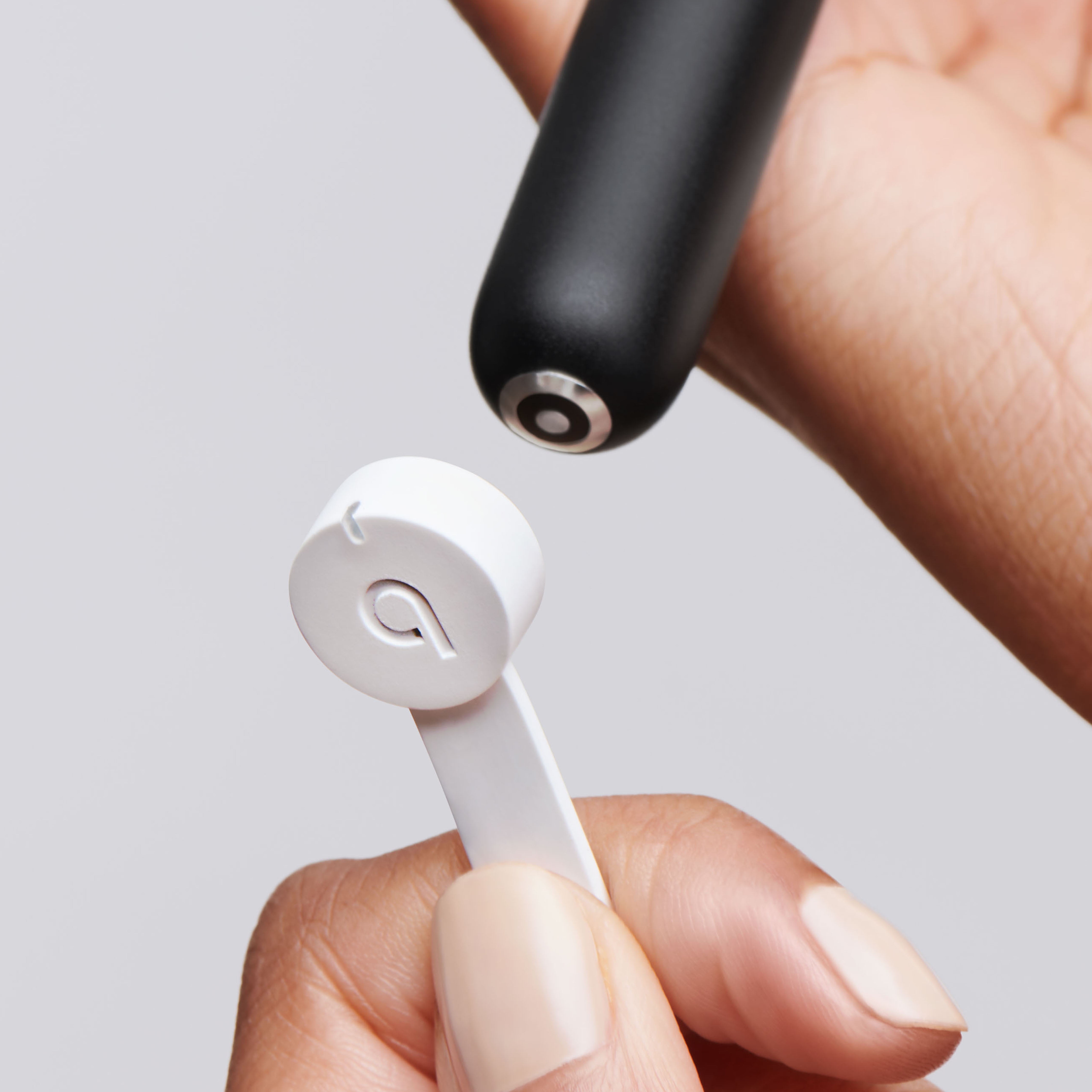 Quip Adult All-Black Plastic Full Head Smart Rechargeable Electric Toothbrush - Image 10