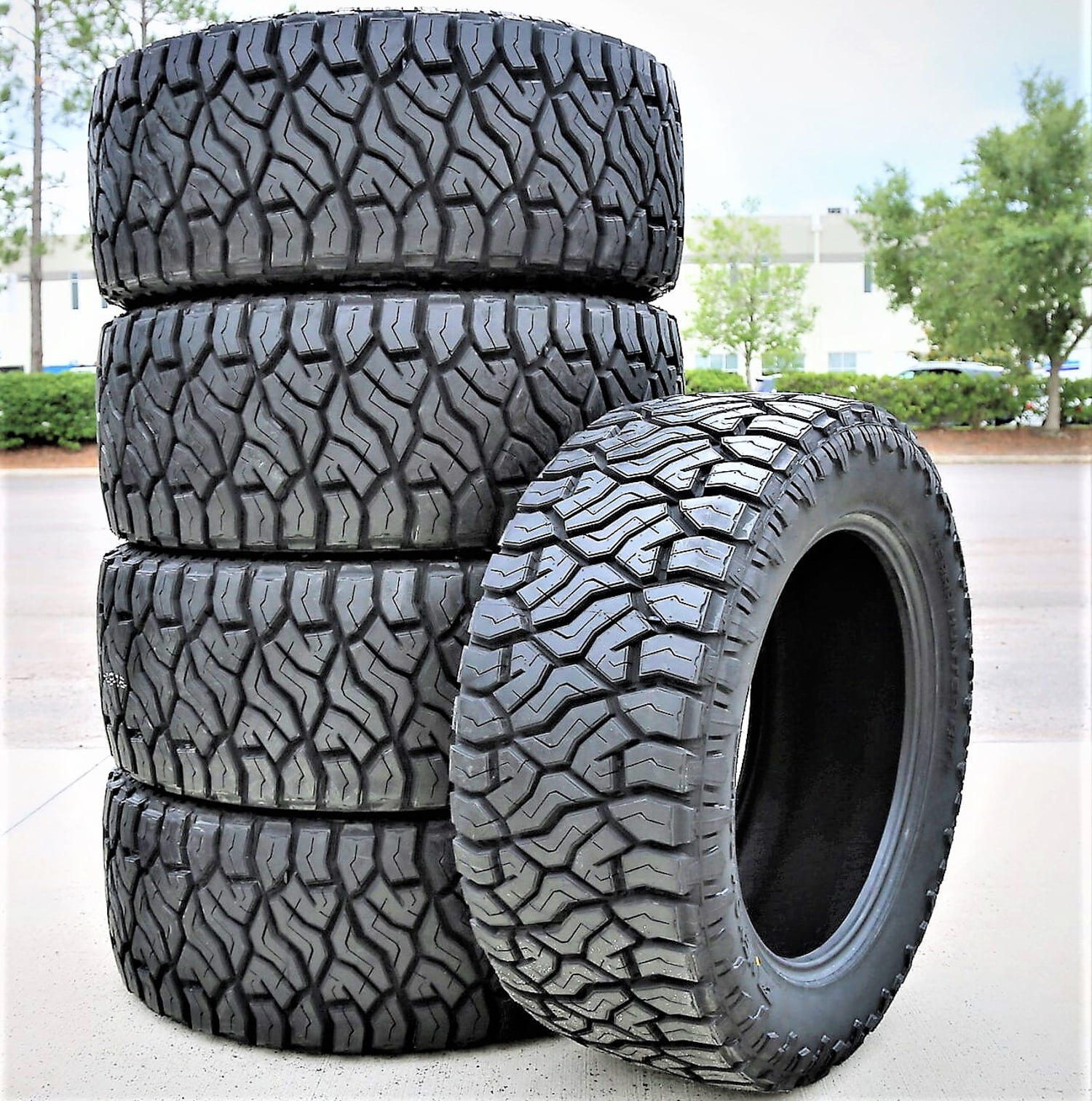 Venom Power Terra Hunter R/T+ 305/45R22 118T XL Rugged Terrain Tire - Image 12