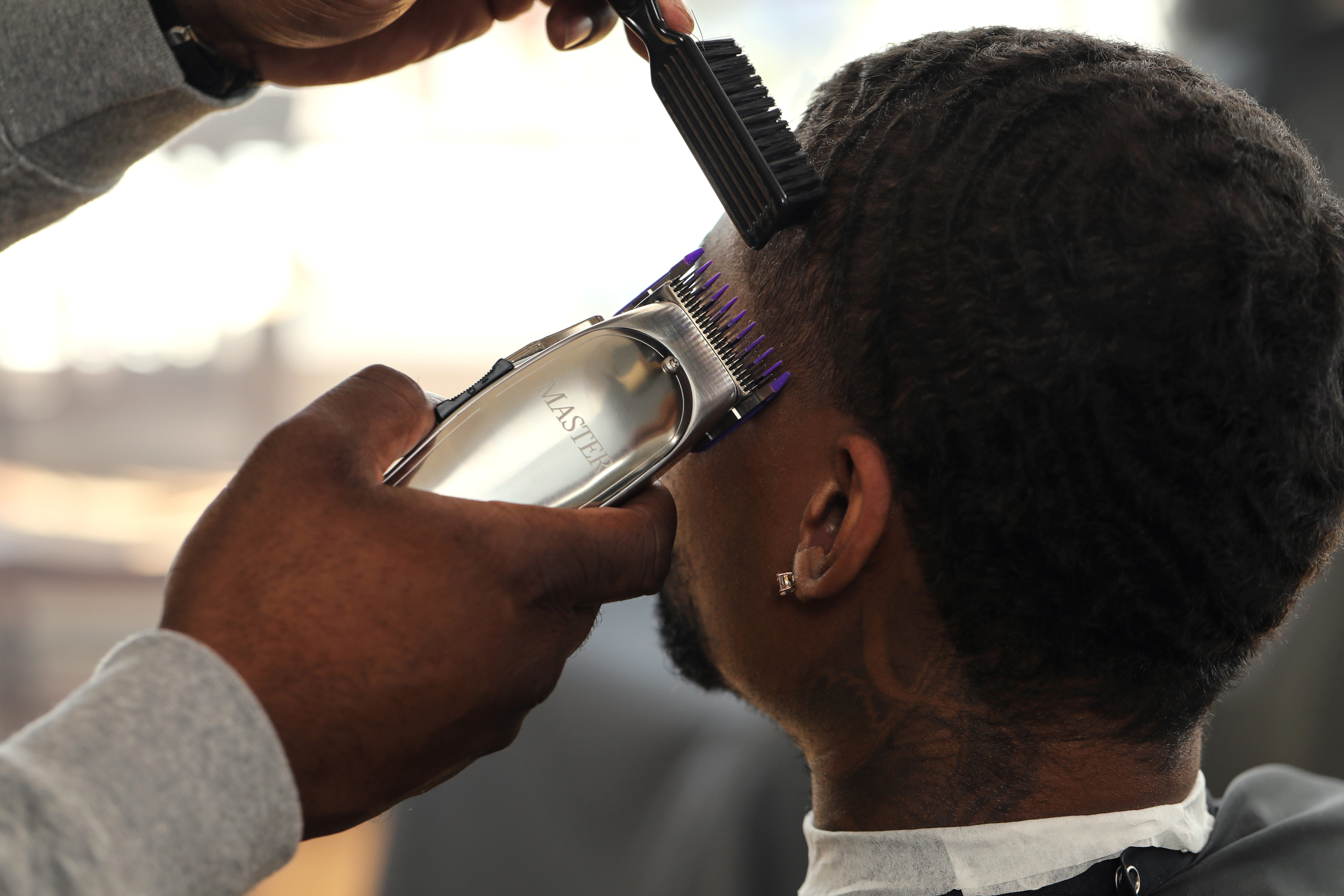 Andis 01815 Professional Master Adjustable Blade Hair Trimmer, Carbon Steel T-Blade - Silver - Image 6