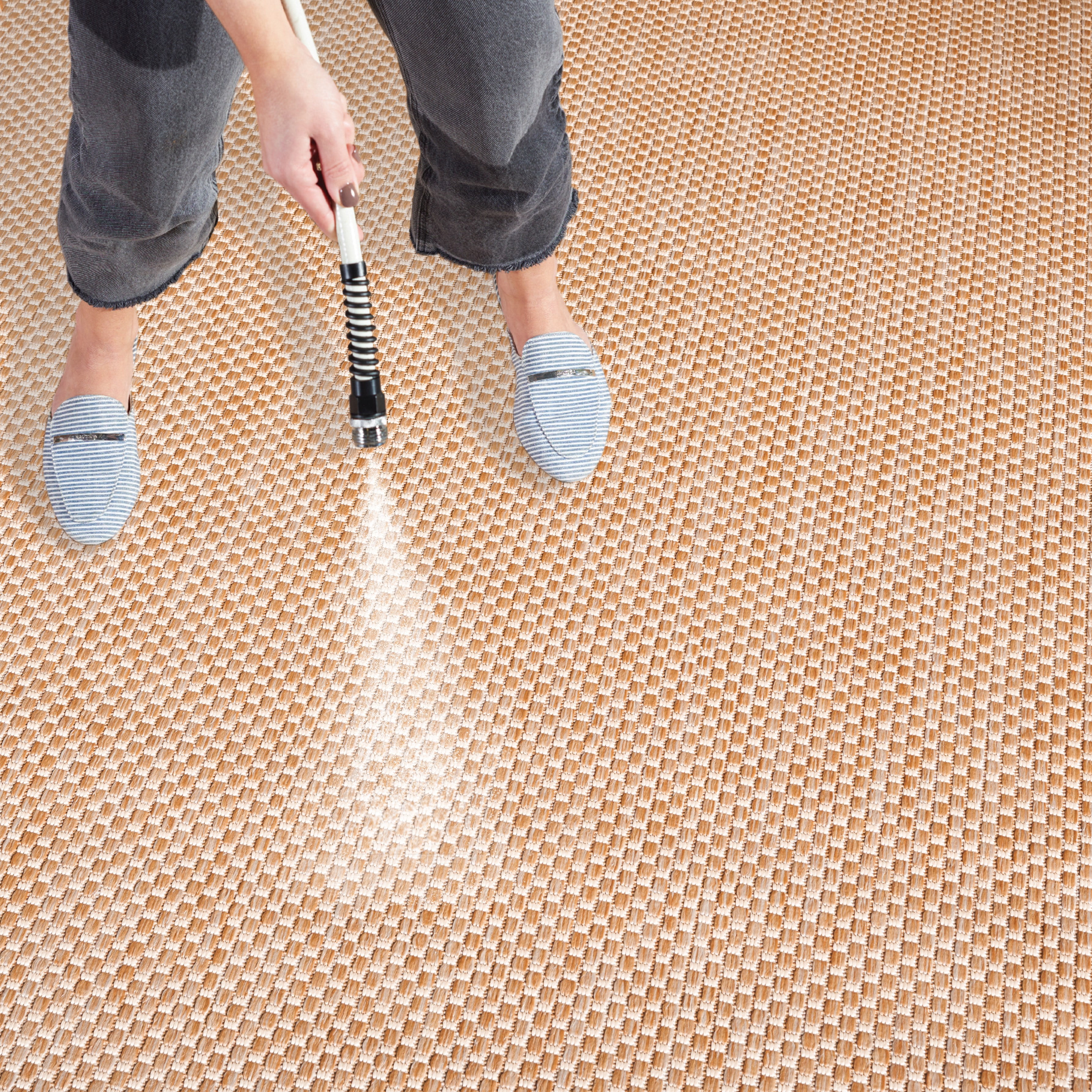 Safavieh Courtyard Finnian Solid Indoor/Outdoor Area Rug, Natural/Cream, 5'3" x 7'7" - Image 11