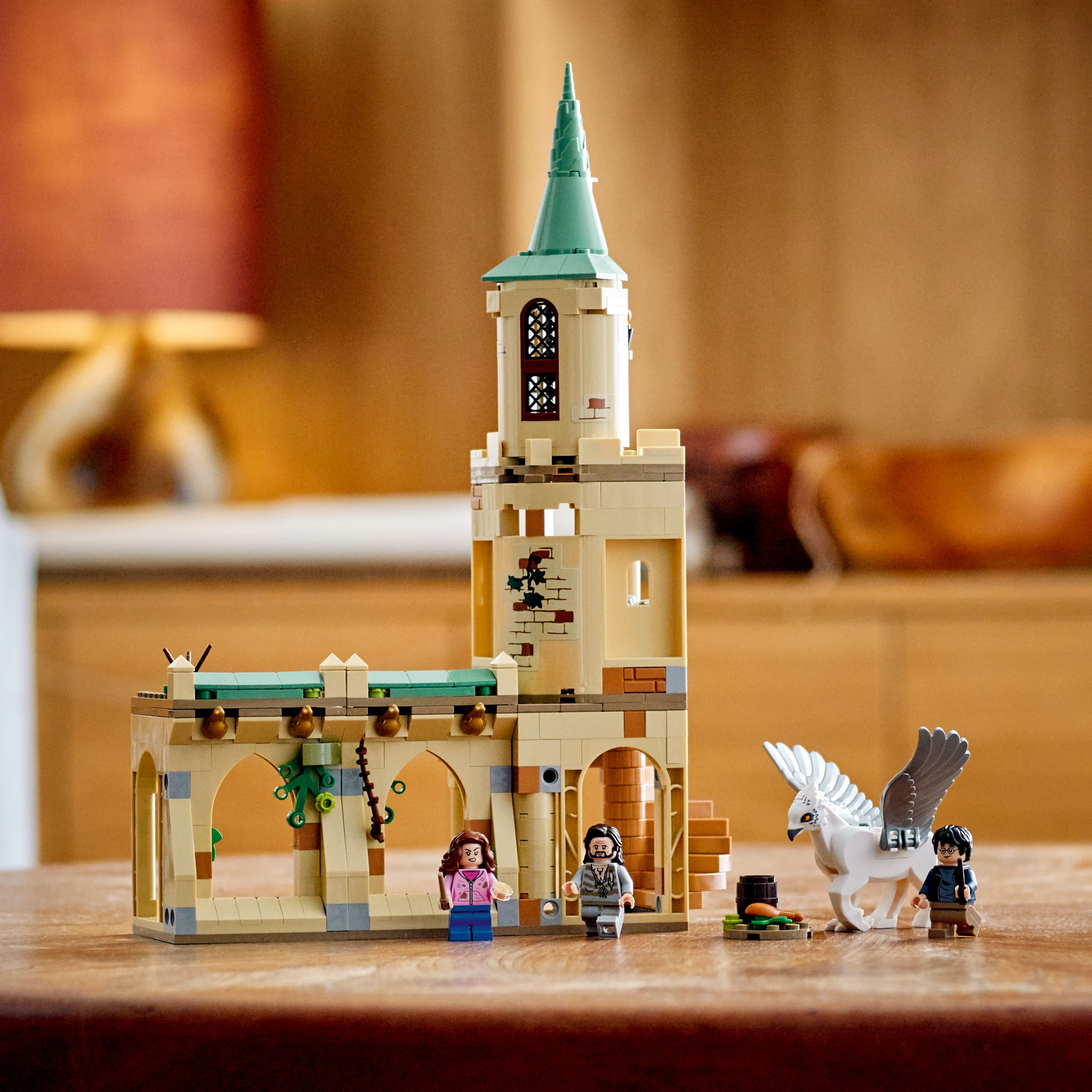LEGO Harry Potter Hogwarts Courtyard: Sirius's Rescue 76401 Castle Tower Toy, Collectible Set with Buckbeak Hippogriff Figure and Prison Cell - Image 6