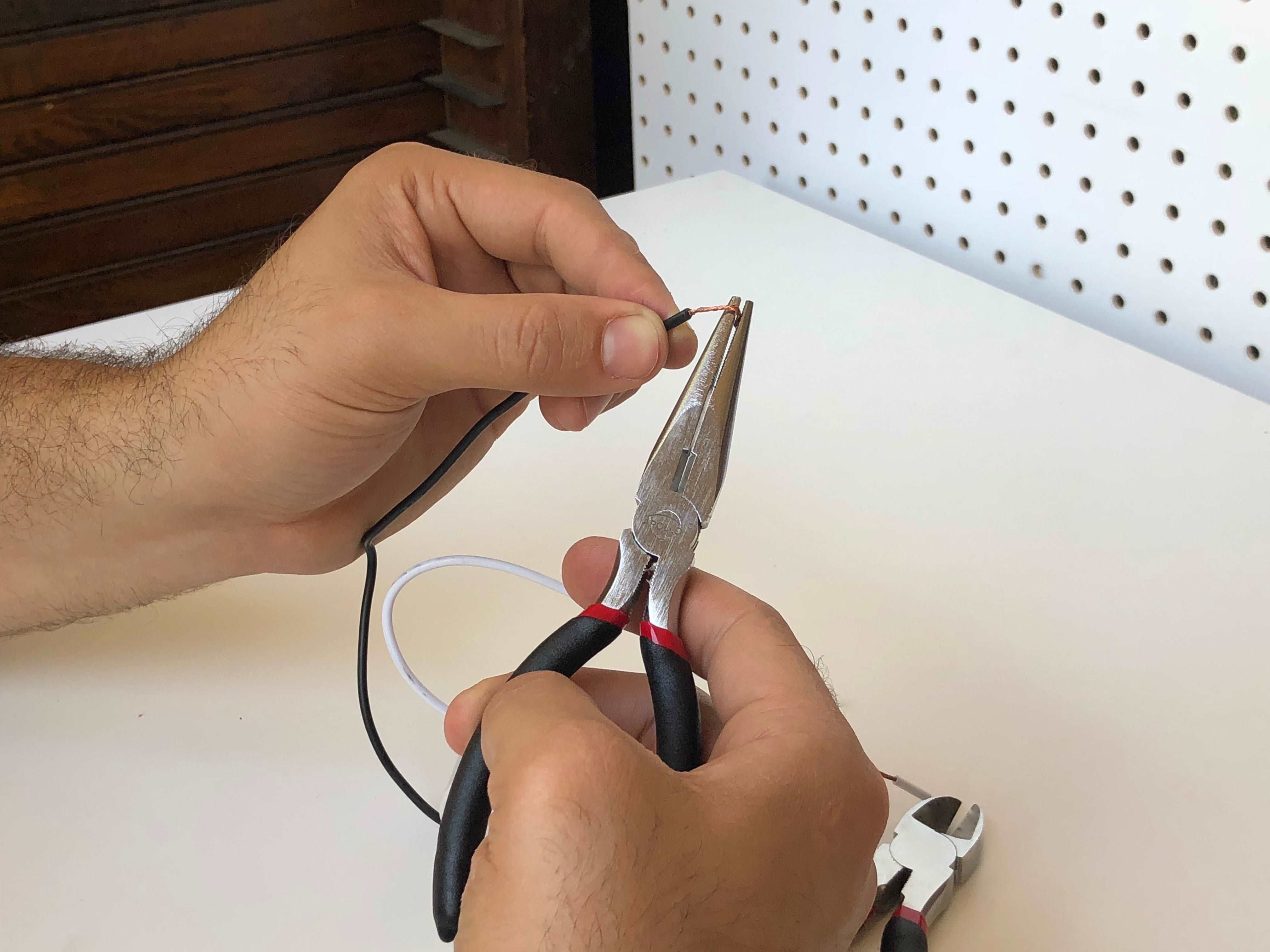 144 Piece Household Tool Kit with 4.8V Cordless Screwdriver - DT8422 - Image 18