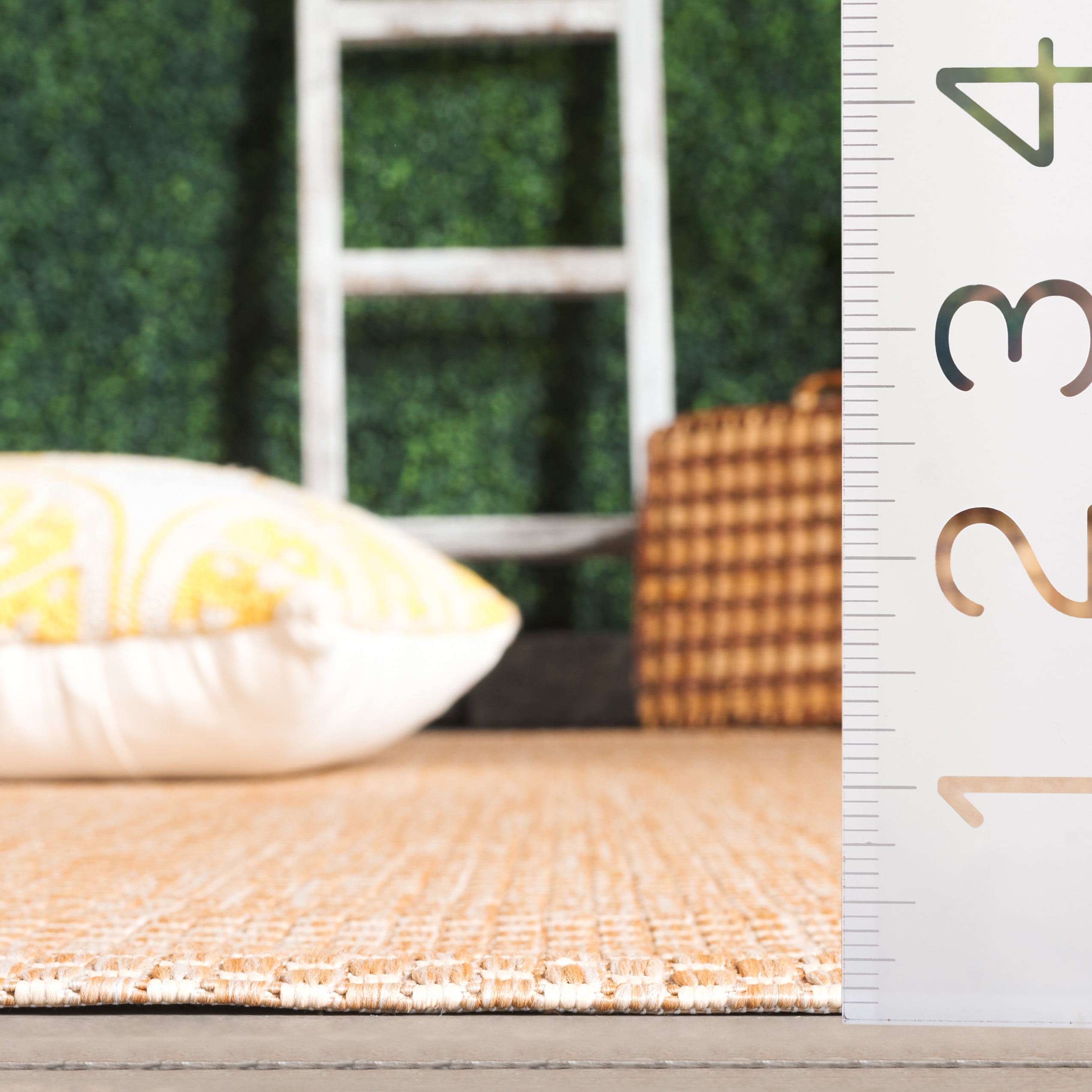 Safavieh Courtyard Finnian Solid Indoor/Outdoor Area Rug, Natural/Cream, 5'3" x 7'7" - Image 6