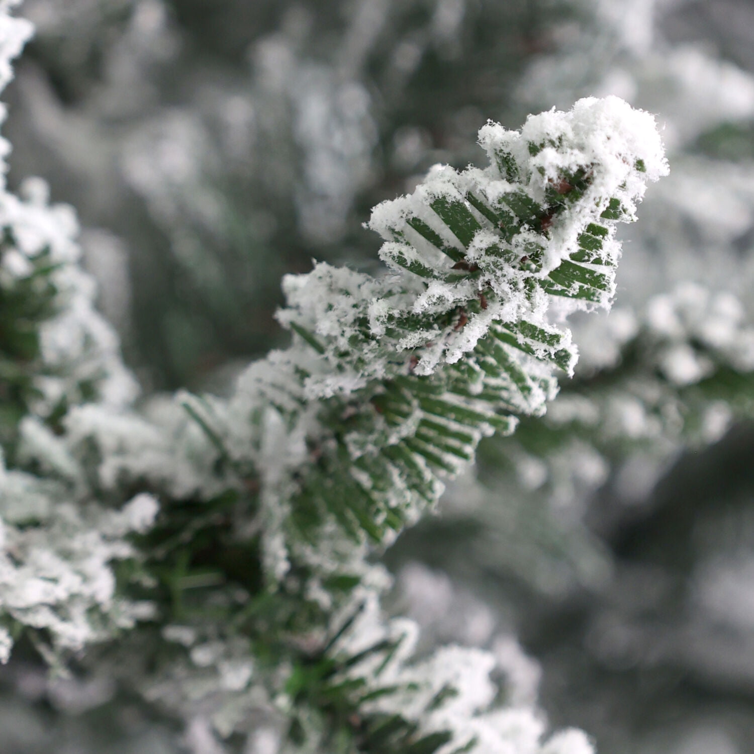 Fraser Hill Farm Unlit 7.5-ft Mountain Pine Artificial Slim Christmas Tree, FFMPS075-0SN - Image 13