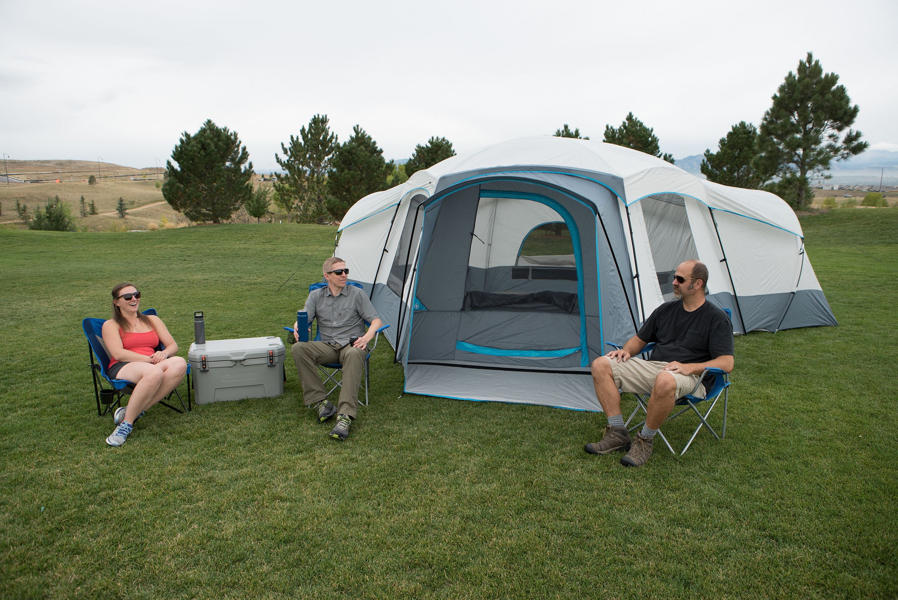 Ozark Trail 16-Person Cabin Tent for Camping with 2 Removable Room Dividers - Image 6