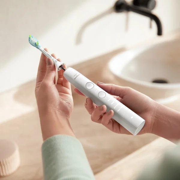 Philips Sonicare DiamondClean 9000 Special Edition Adult Rechargeable Toothbrush, White HX9911/93 - Image 4
