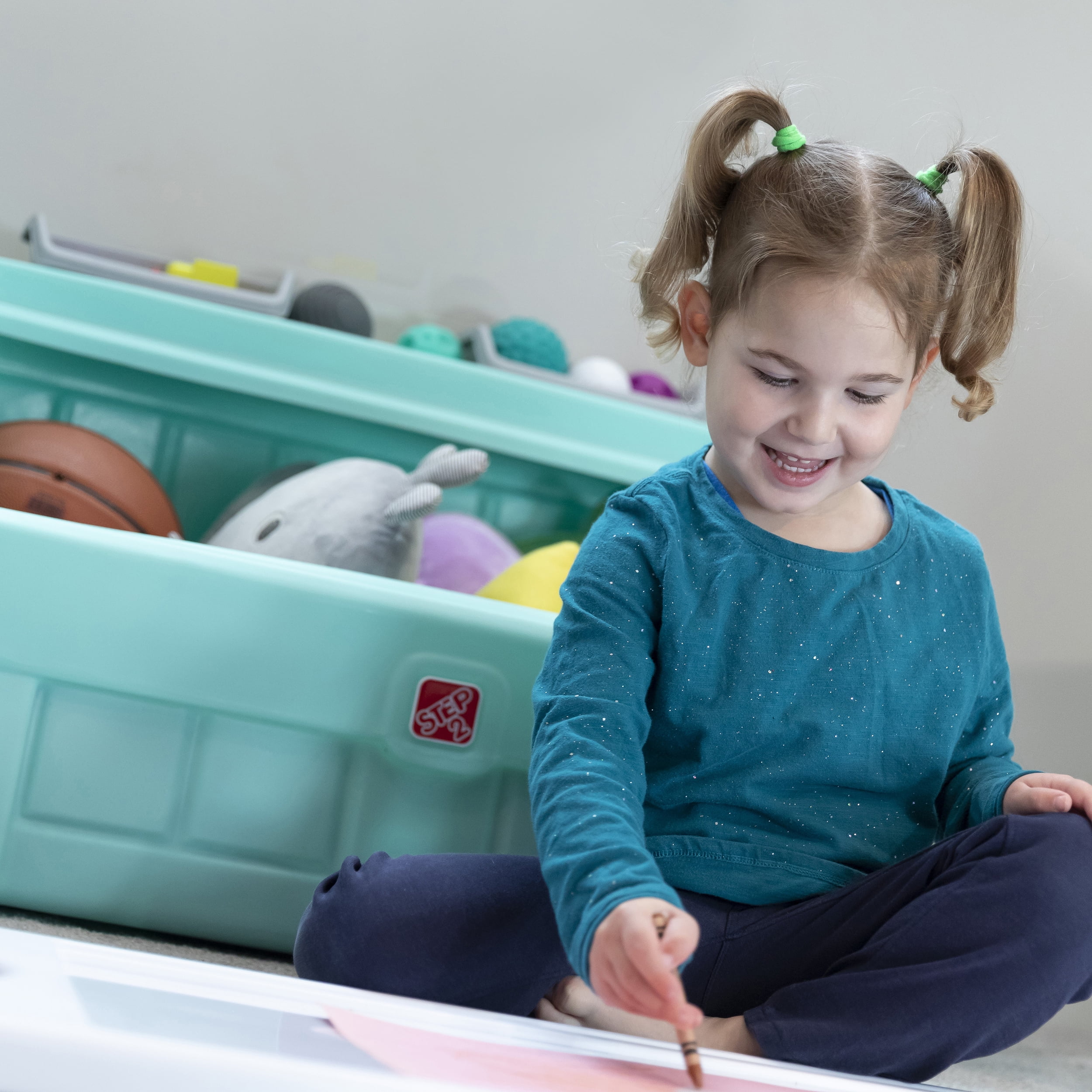 Step2 2-in-1 Mint Toy Storage Box with Art Lid for Toddlers - Image 9