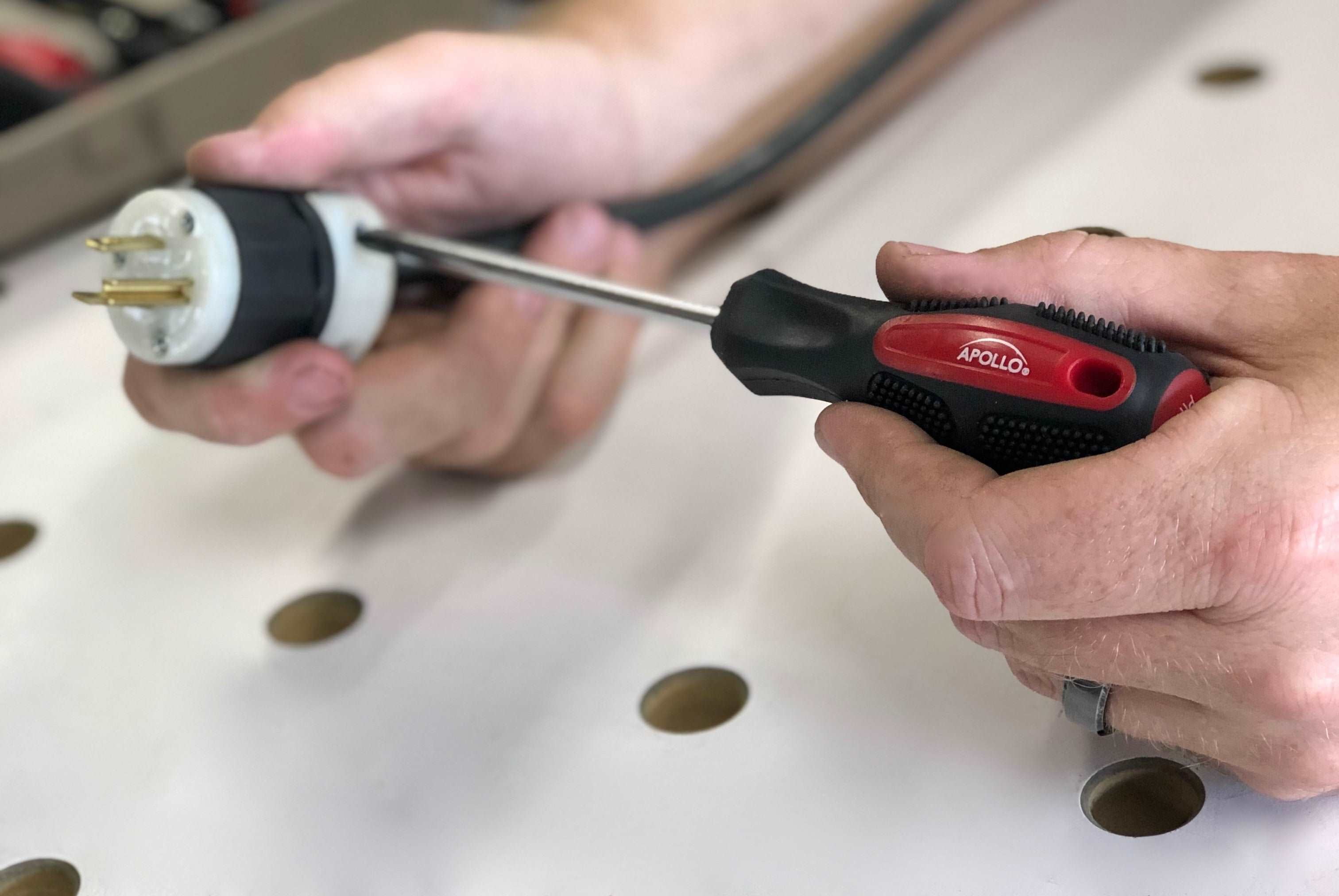 144 Piece Household Tool Kit with 4.8V Cordless Screwdriver - DT8422 - Image 14