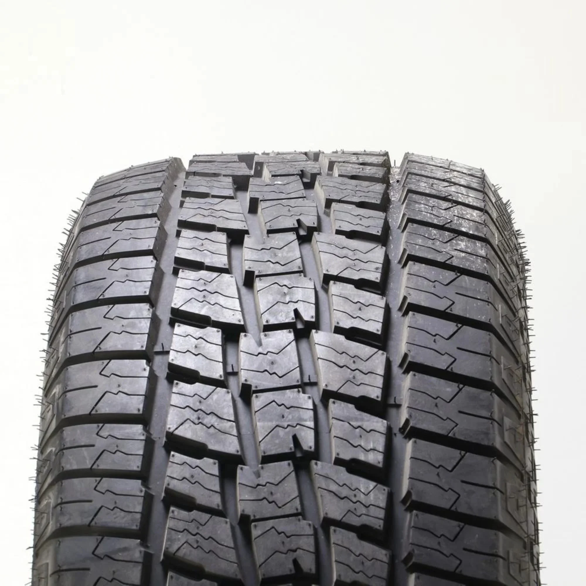 Zeta Impero A/T All Terrain LT275/65R20 126/123S E Light Truck Tire - Image 3