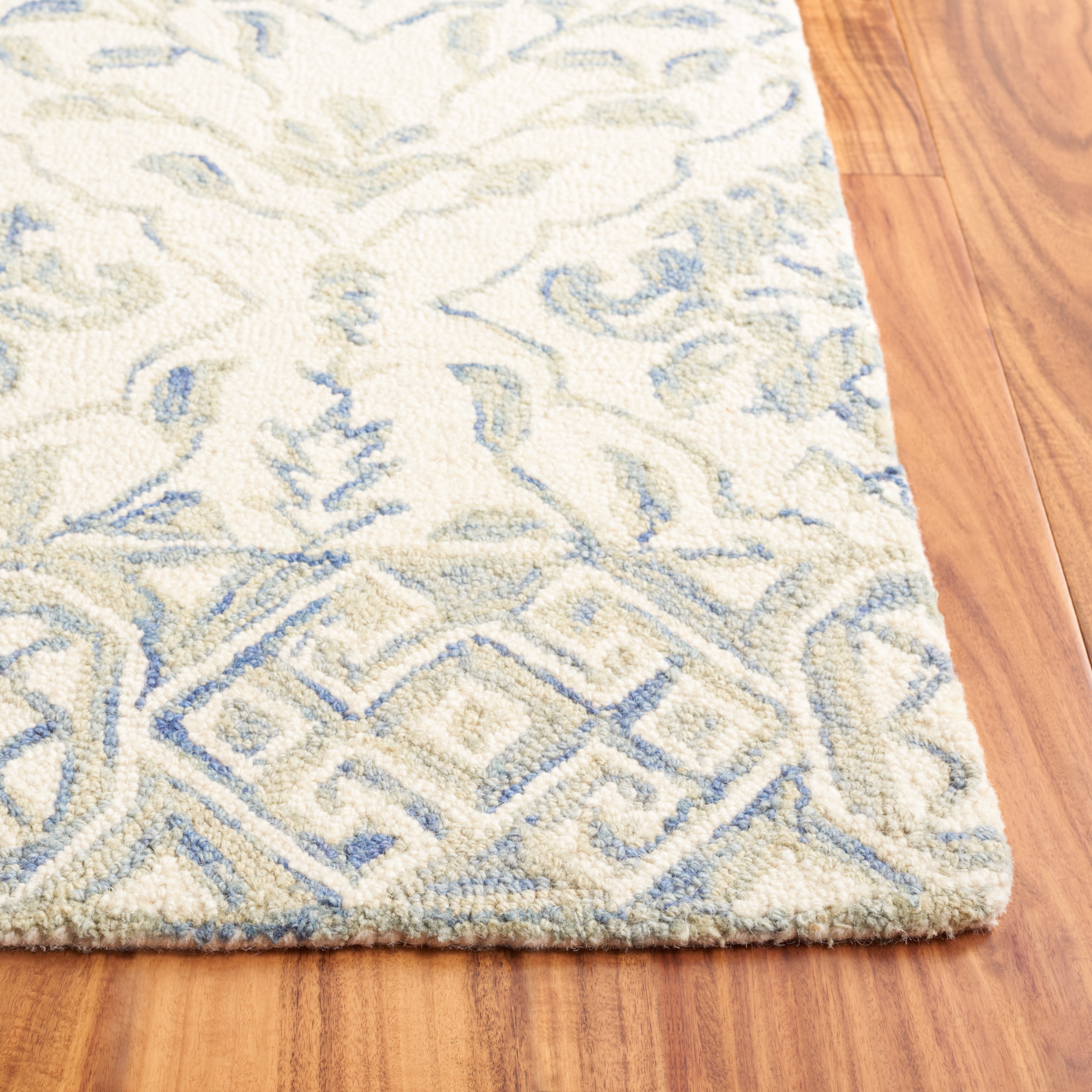 Safavieh Dip Dye Beranadette Floral Wool Area Rug, Light Blue/Ivory, 5' x 8' - Image 9