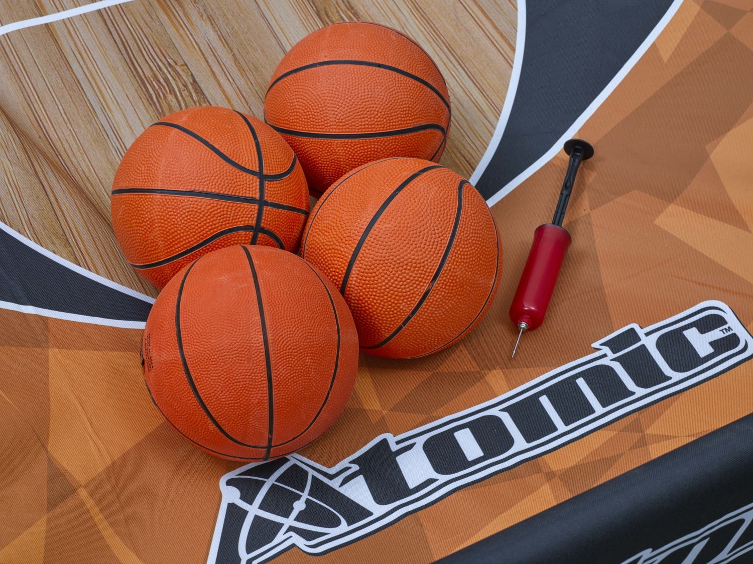 Atomic Slam Dunk Basketball Shootout Includes 4 Miniature Basketballs and Air Pump and Needle - Image 7