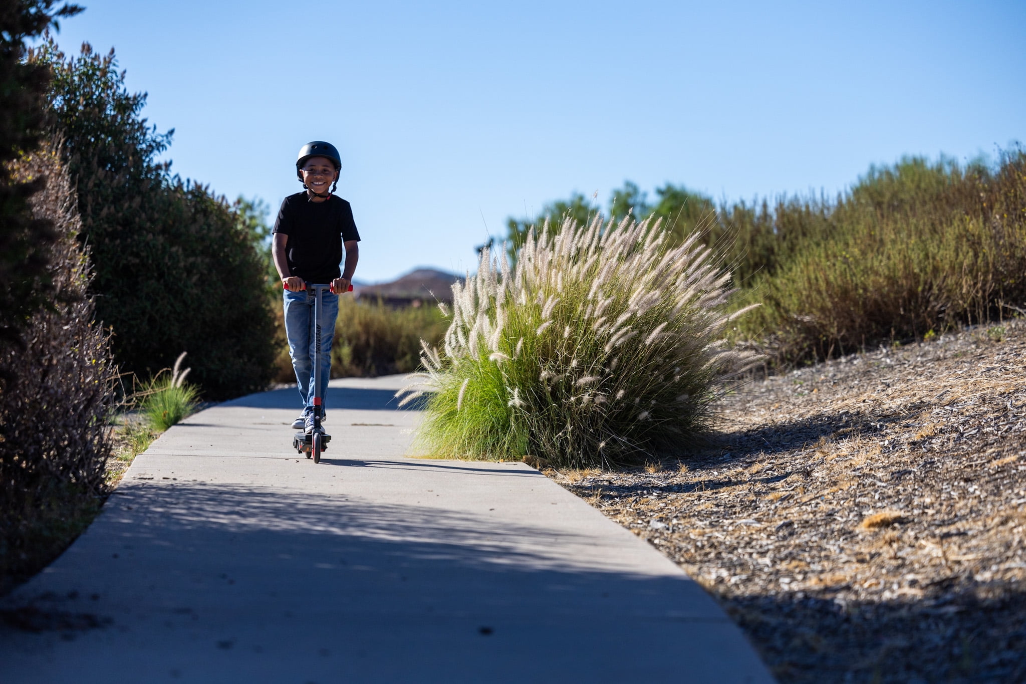 Adventure Force 12V Electric Scooter, Age Group Kids 8+, Max Speed 10mph, Red - Image 6