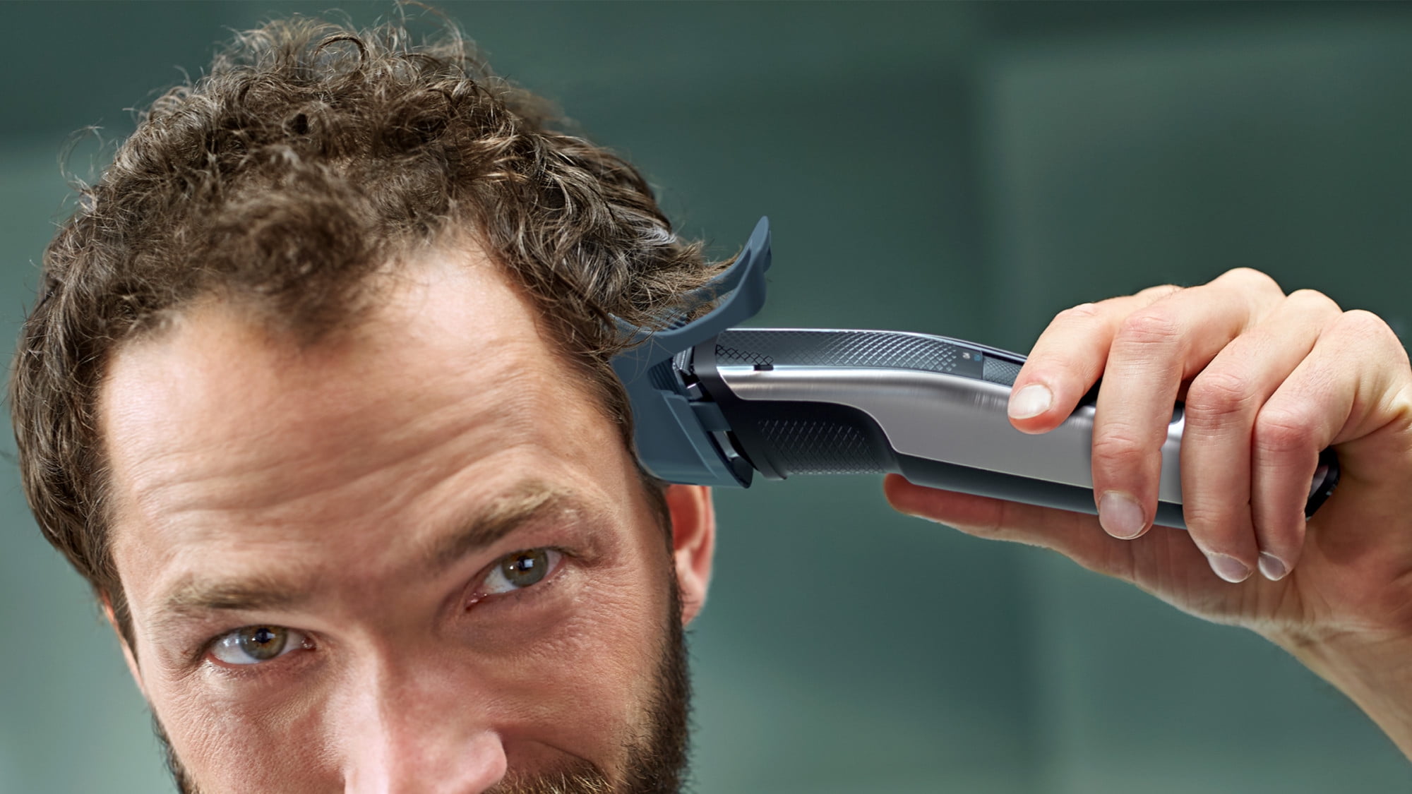 Philips Norelco Beard Trimmer and Hair Clipper Series 5500, Electric, Cordless, One Pass Beard Trimmer and Hair Clipper with Washable Feature For Easy Clean - No Blade Oil Needed - BT5511/49 - Image 17