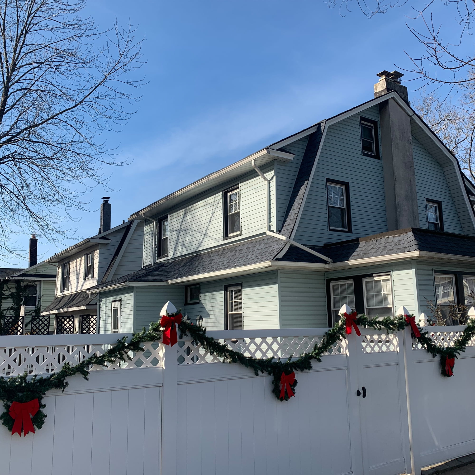 50' x 10" Commercial Length Canadian Pine Artificial Christmas Garland - Unlit - Image 3