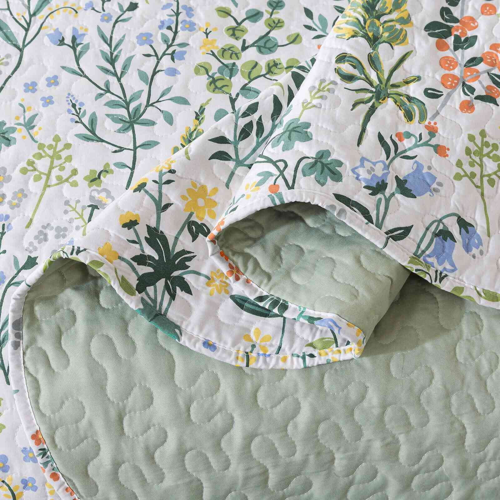 WannaToo Quilt Collection Microfiber Floral Bedding Set Green and White Quilt, King Size (3 Count) - Image 5