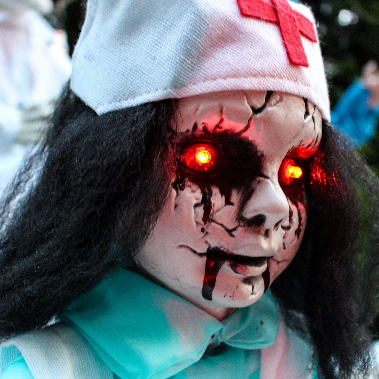 Haunted Hill Farm 1.8 ft Animatronic Nurse Carrie, Halloween Animatronic Outdoor Decoration, HHMNNURS-1FLS - Image 10