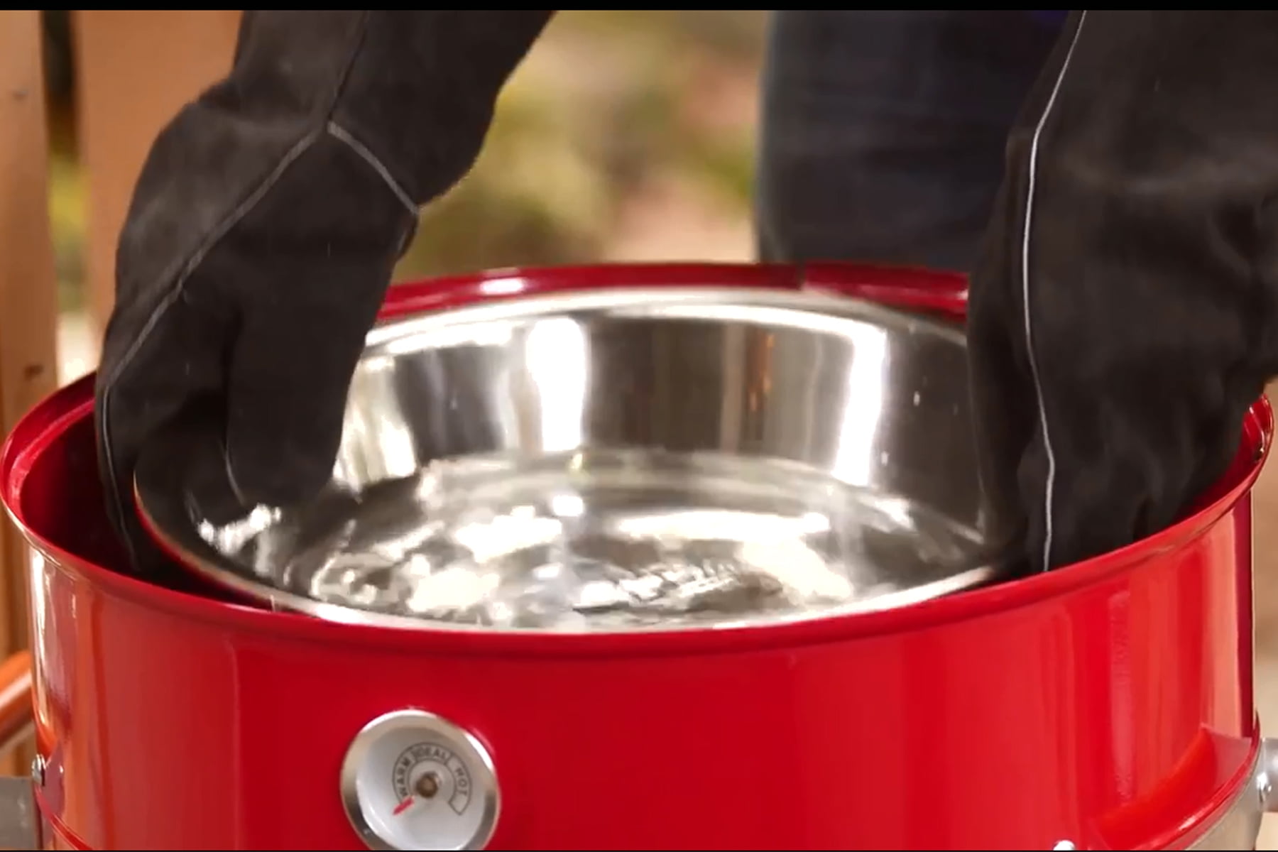 Americana 4-in-1 Electric and Charcoal Water Smoker - Image 10