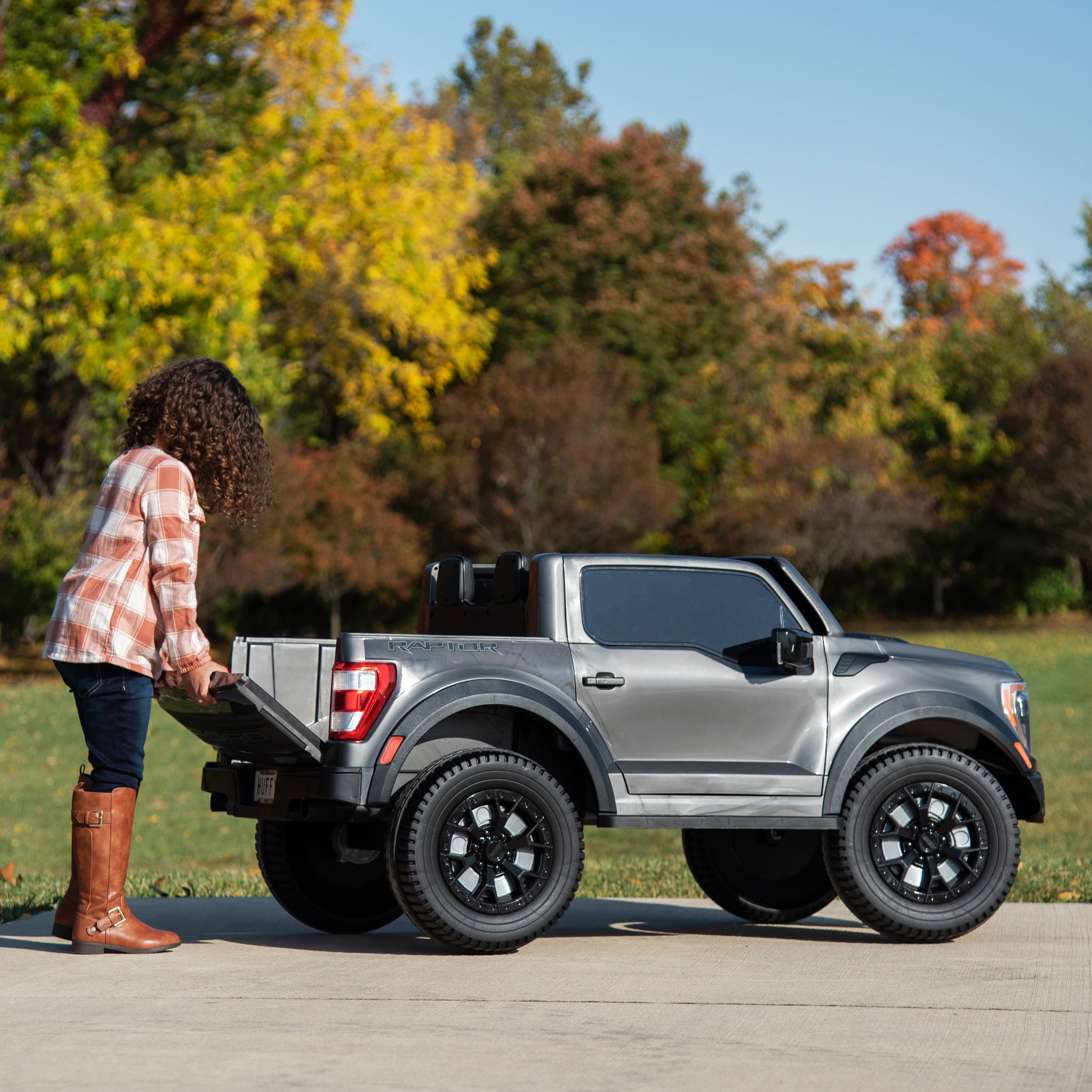 12V Ford F-150 Raptor Battery Ride-on Toy, Carbonized Grey, Kids Ages 3+, by Huffy - Image 6