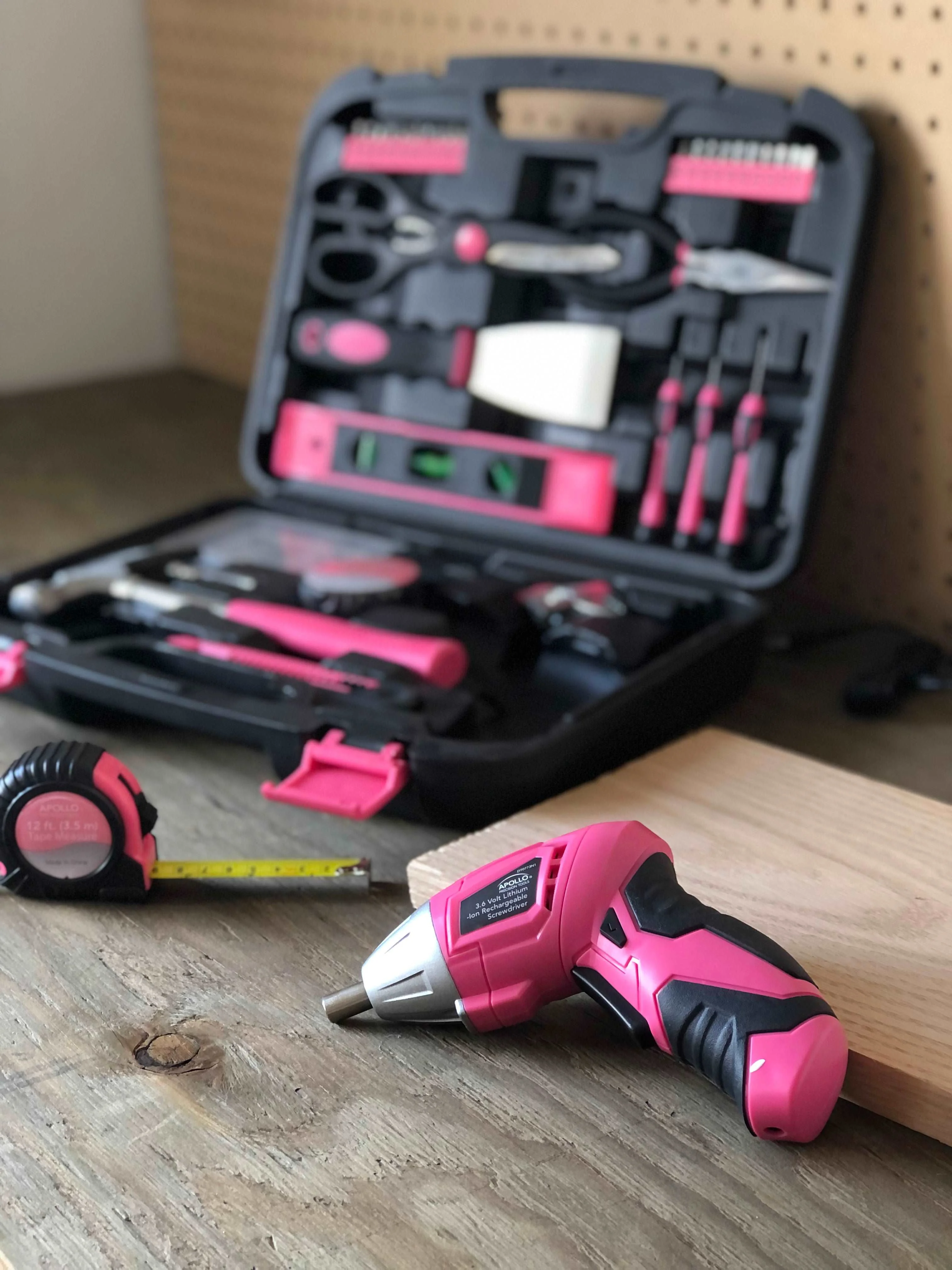135 Piece Household Tool Kit Pink with Pivoting Dual-Angle 3.6 Volt Lithium-Ion Cordless Screwdriver - DT0773N1 - Image 3
