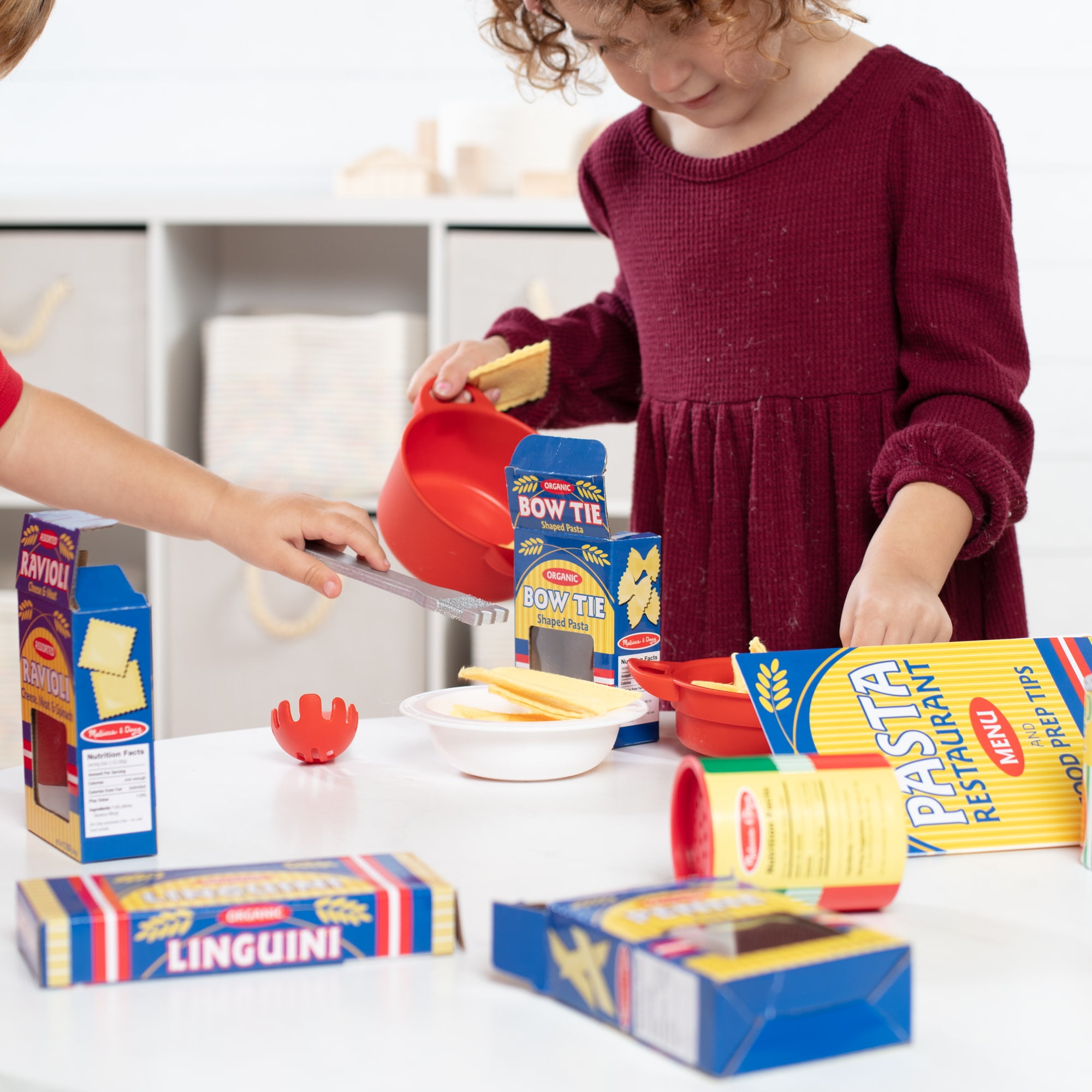 Melissa & Doug 59-Piece Felt Pasta Restaurant Pretend Play Food Set - Image 9