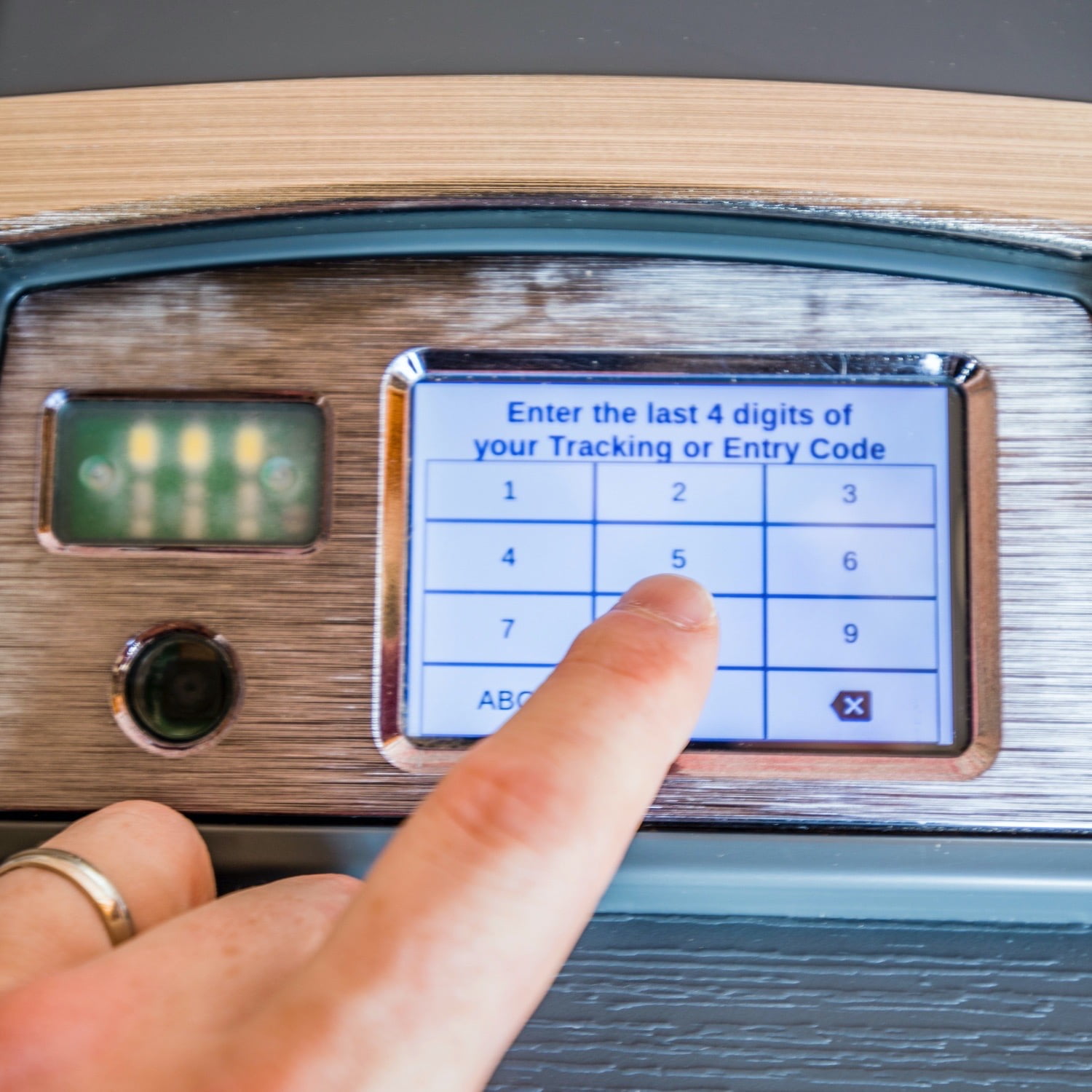 BenchSentry 41809S Secure Smart Locking Package Delivery Porch Box, Slate - Image 5