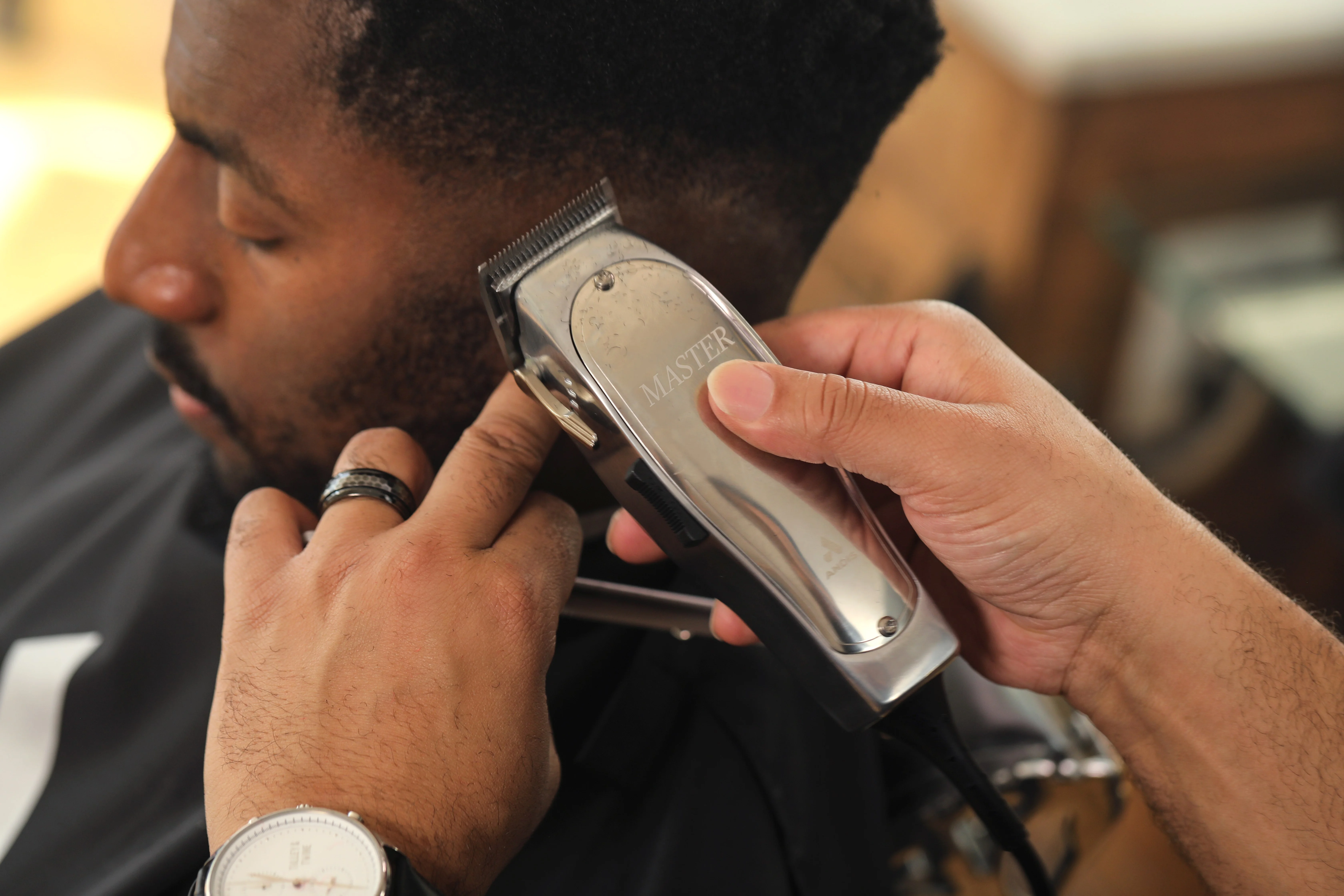 Andis 01815 Professional Master Adjustable Blade Hair Trimmer, Carbon Steel T-Blade - Silver - Image 4