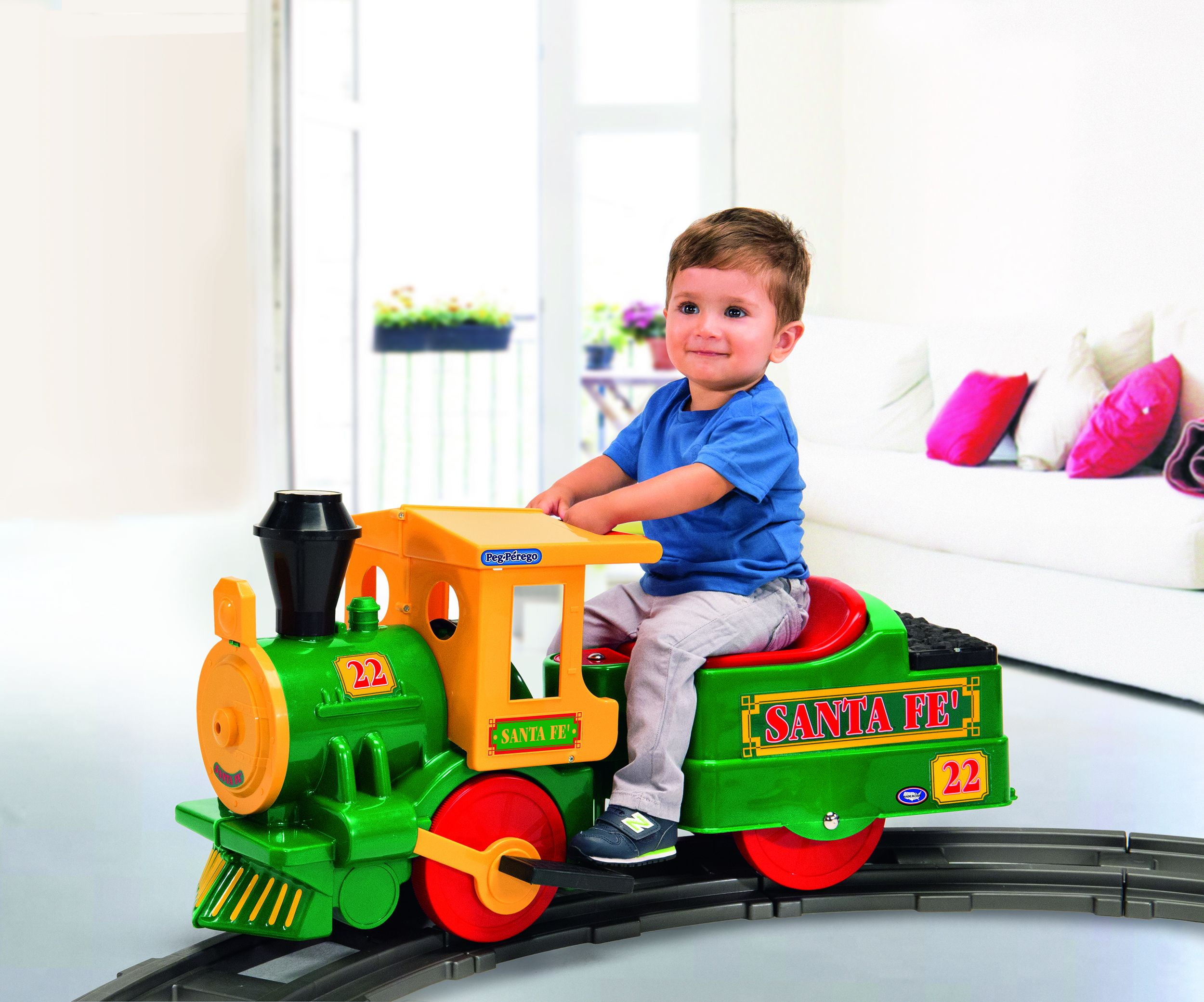 Peg Perego Santa Fe Train 6 Volt Battery Powered Riding Toy - Image 7