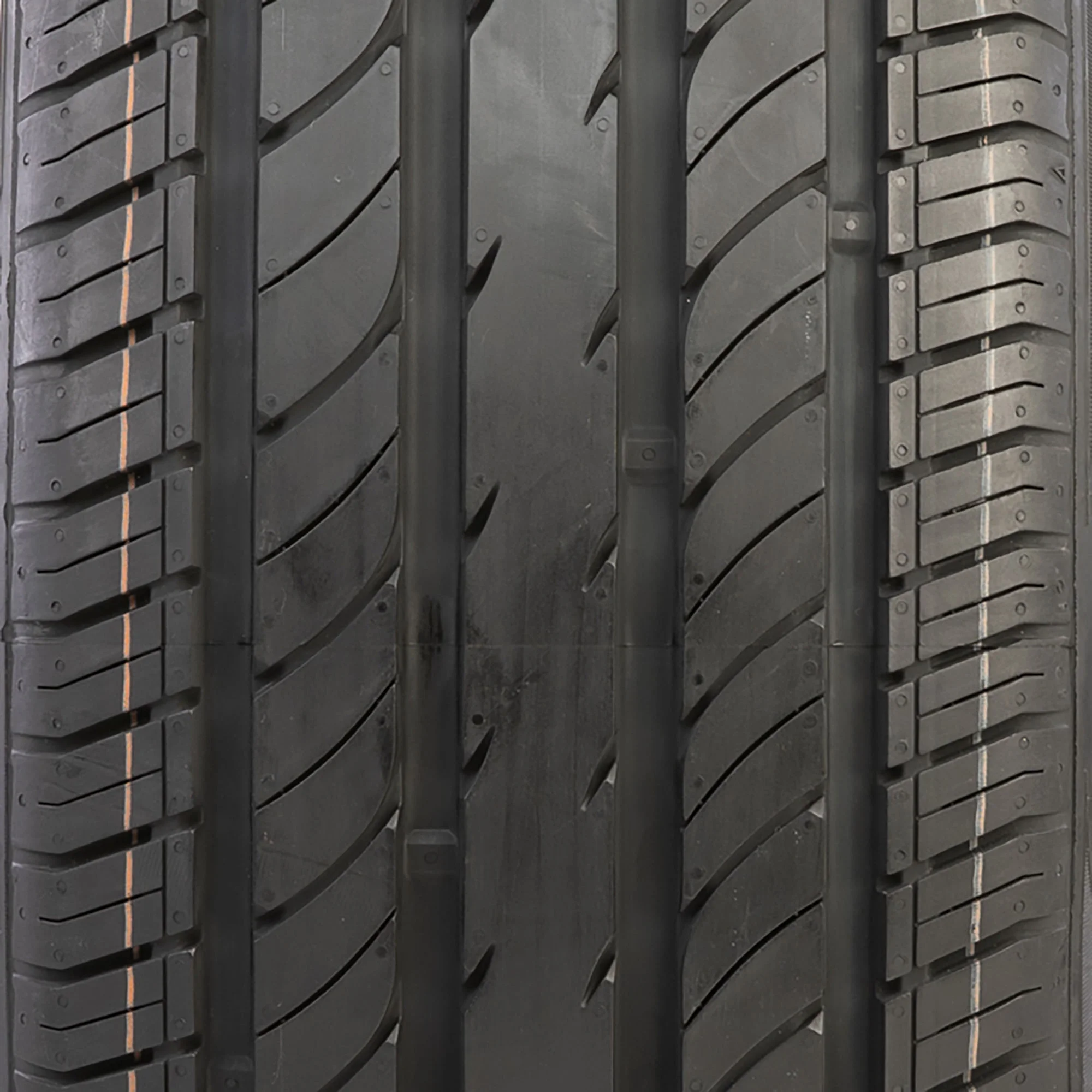 Montreal Eco-2 Performance 245/40R19 94W Passenger Tire - Image 4
