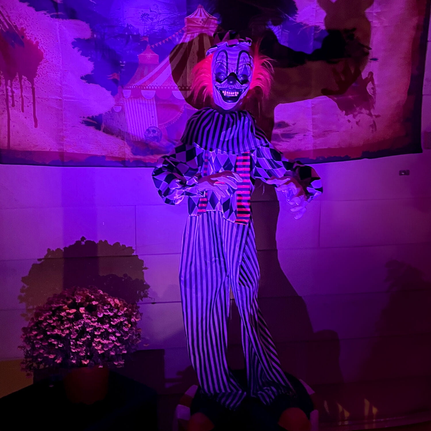 Haunted Hill Farm 6 ft Animatronic Pop-Up Two-Headed Clown with Light-Up Eyes for Scary Halloween Decoration, HHCLOWN-32FLSA - Image 7