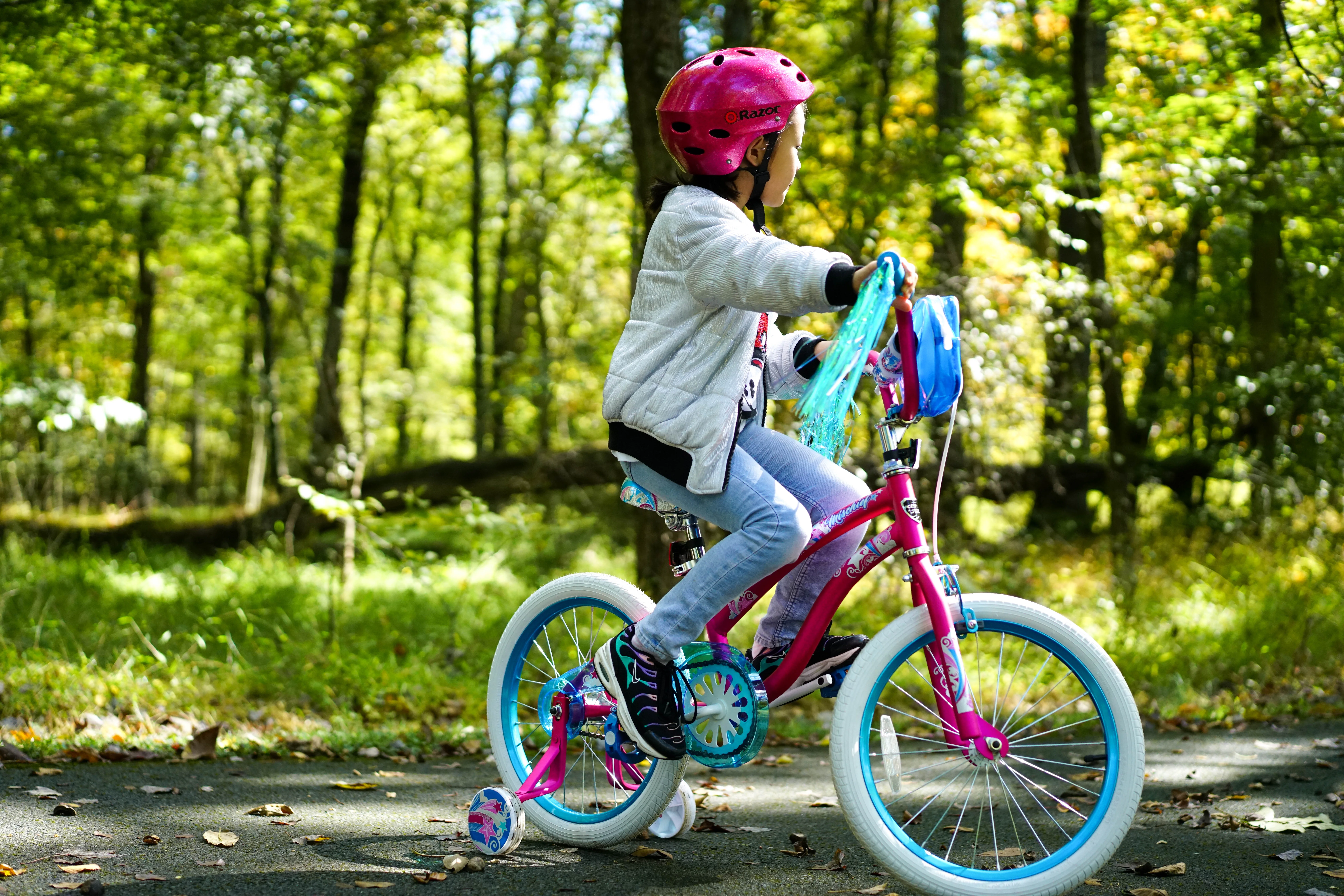 18" Kent Mischief Bike, Fits Rider 3'2"-4'2", Pink/Blue, Child, Unisex - Image 10