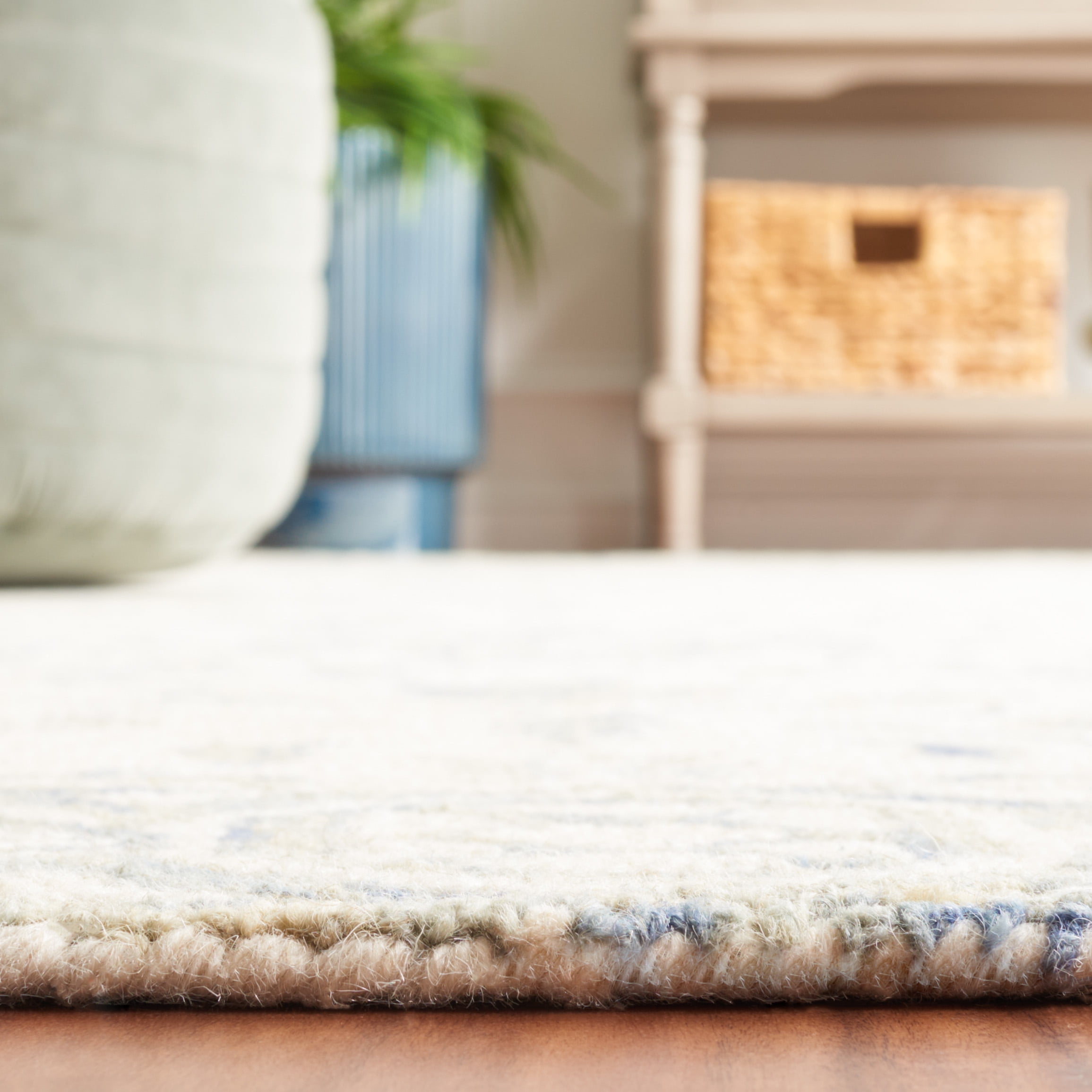 Safavieh Dip Dye Beranadette Floral Wool Area Rug, Light Blue/Ivory, 5' x 8' - Image 10