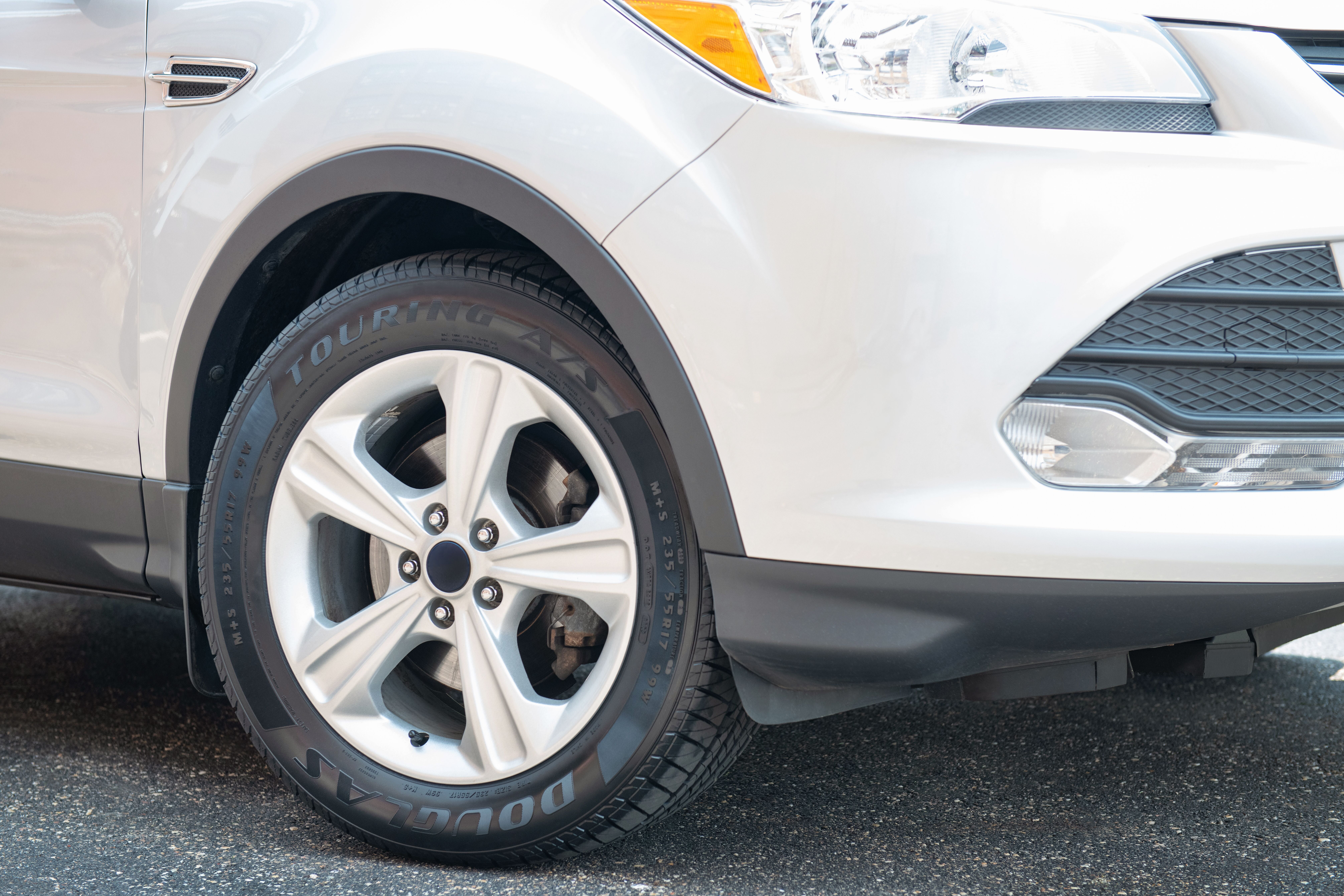 Douglas Touring A/S 235/55R19 101V All-Season Tire - Image 5