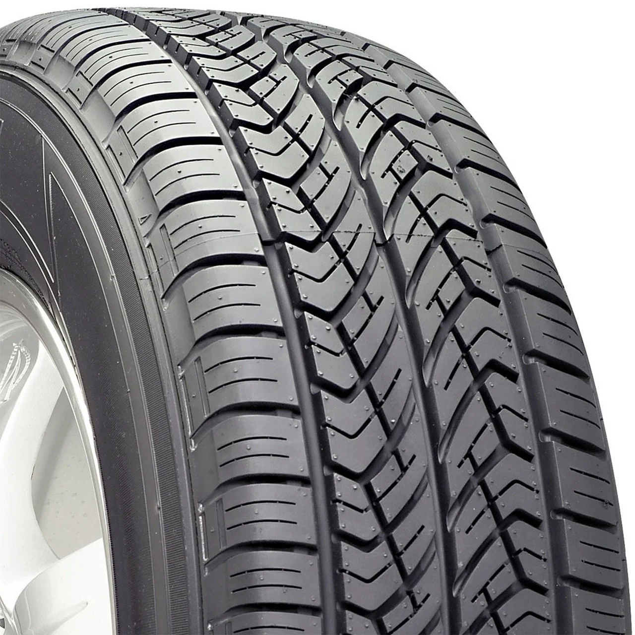 Yokohama AVID S33B P195/65R15 100T Passenger Tire