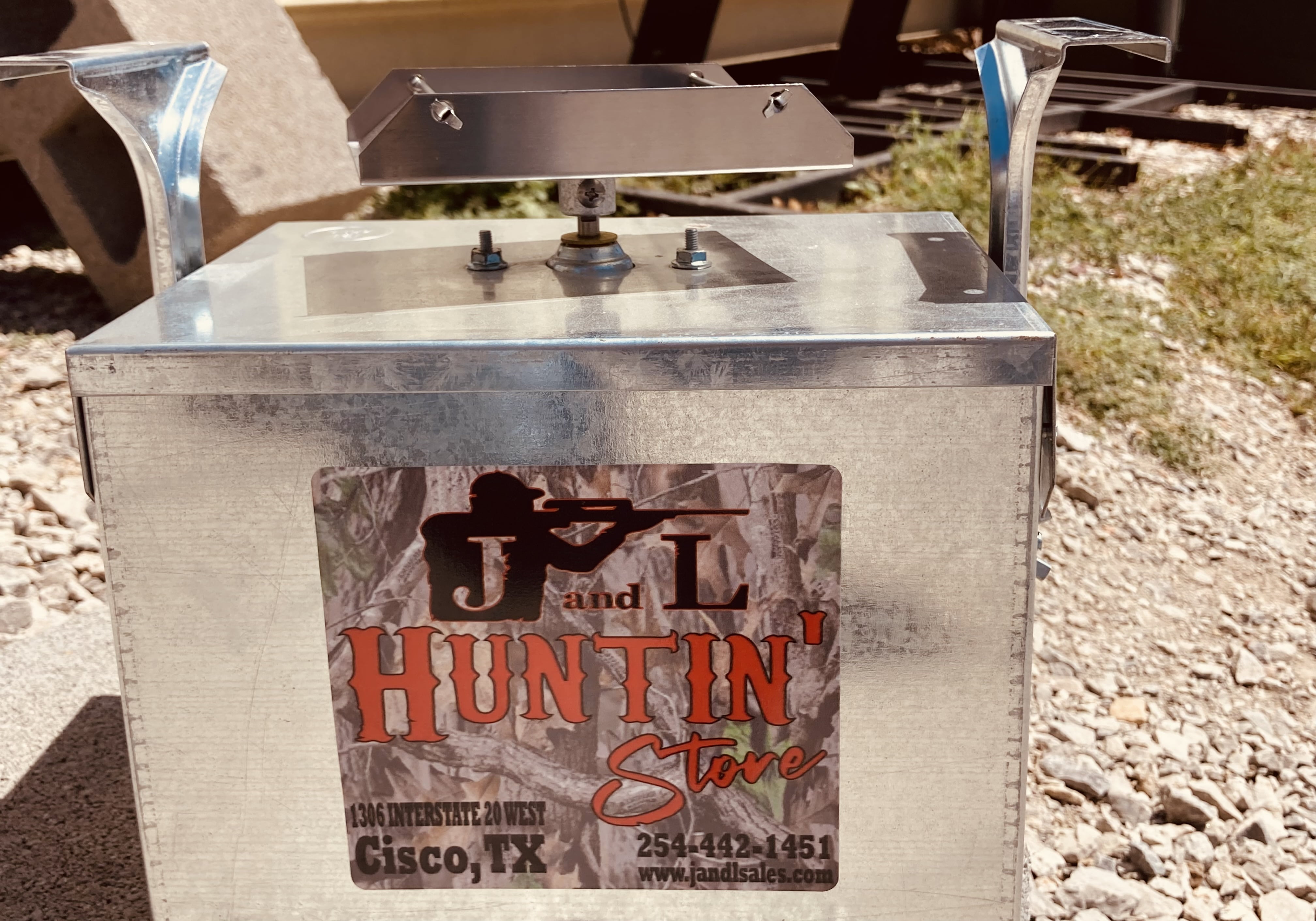 Deer Feeder 12 Volt Unit w/Motor, Gate Plate, THE-TIMER & Solar Panel