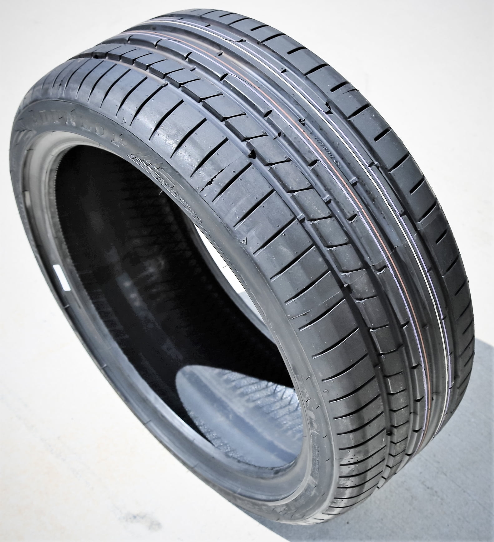 Dunlop Sport Maxx Rt2 255/40ZR19 100Y Performance Tire Fits: 2014 Ford Mustang GT, 2015-23 Ford Mustang EcoBoost Premium