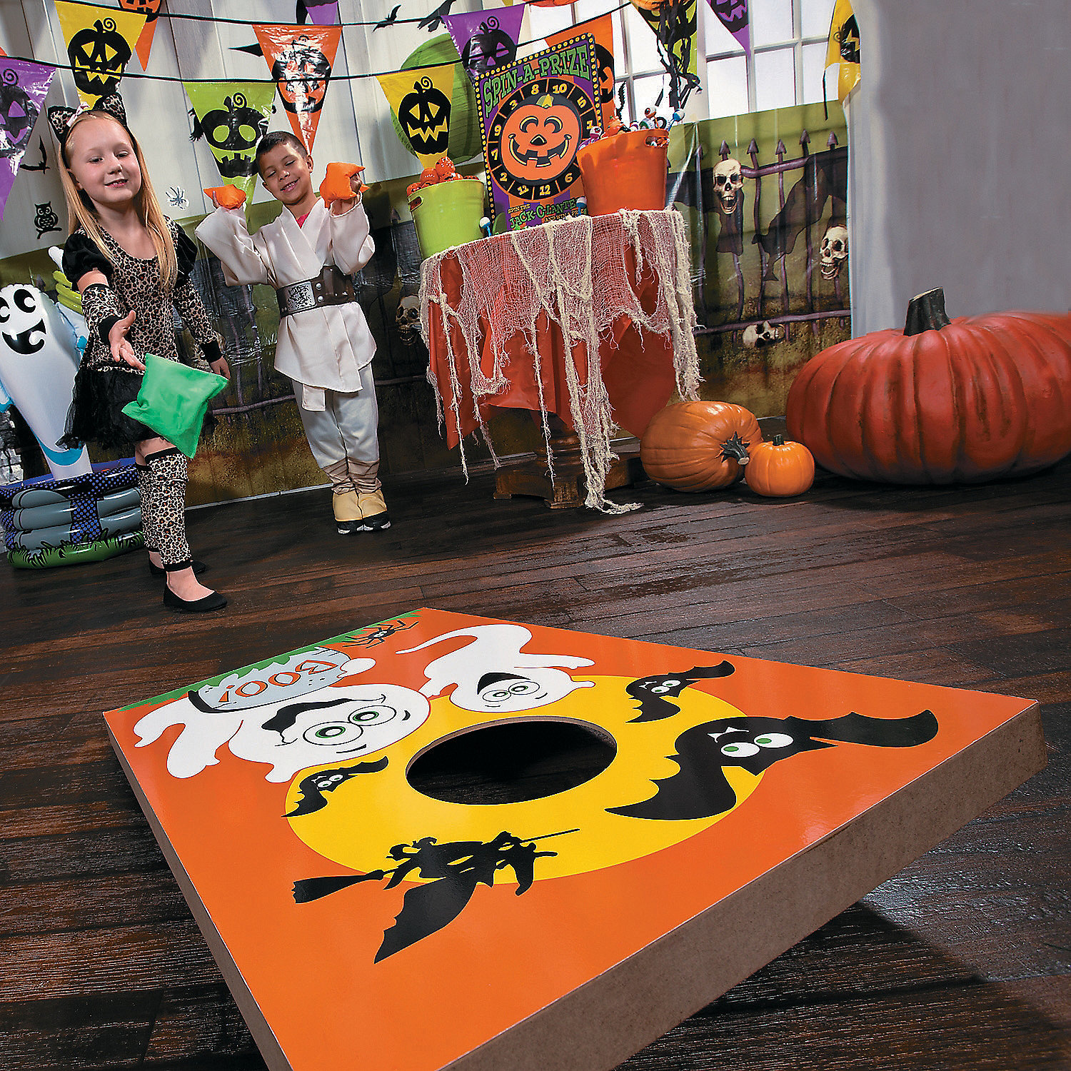 Fun Express Halloween Bean Bag Toss Game Set, Wood And Canvas, 7 Pieces