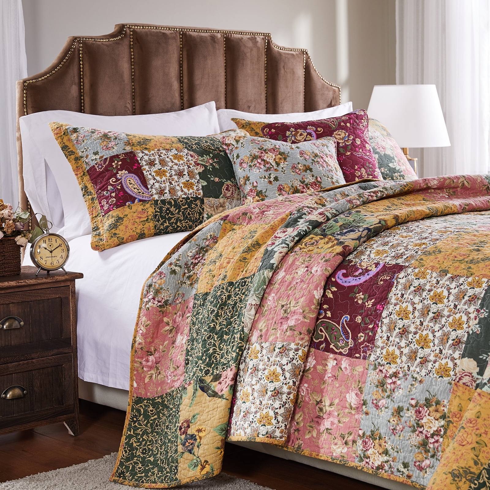 Greenland Home Antique Chic 100% Cotton Patchwork Floral Reversible Oversized Quilt Set with Decorative Pillows, 5-Piece King/Cal King
