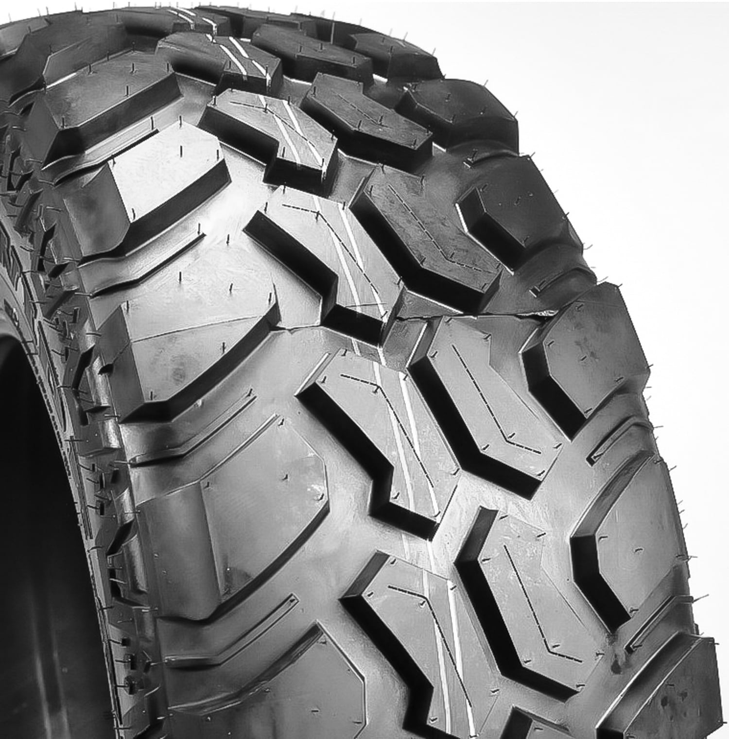 Suretrac Wide Climber M/T 285/70R17 121/118Q E 10 Ply mud Light Truck Tire